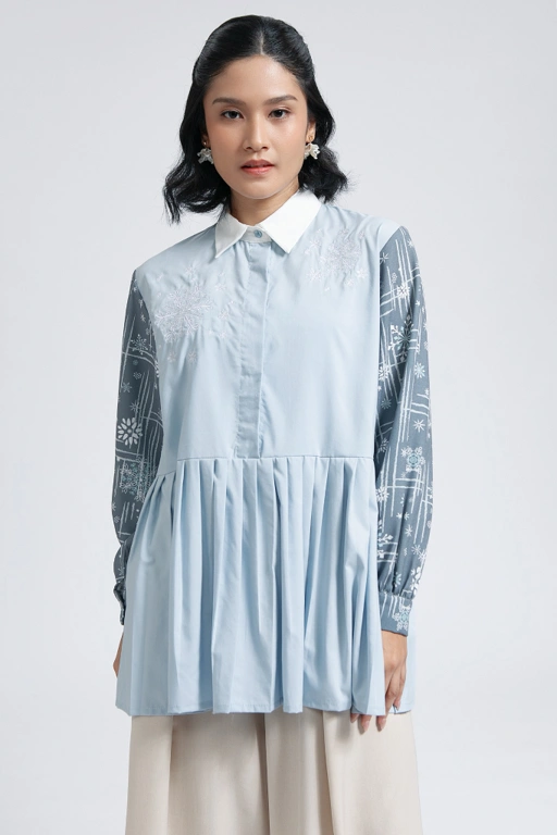 Image of Heart Troops Nixie Shirt Sea