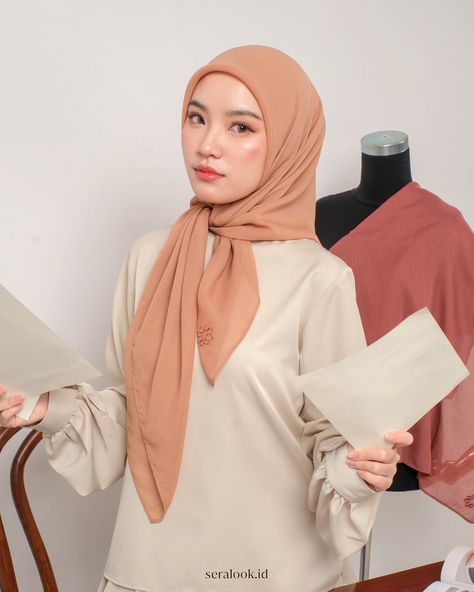 Nada Paris Shiffon Plain Square Hijab