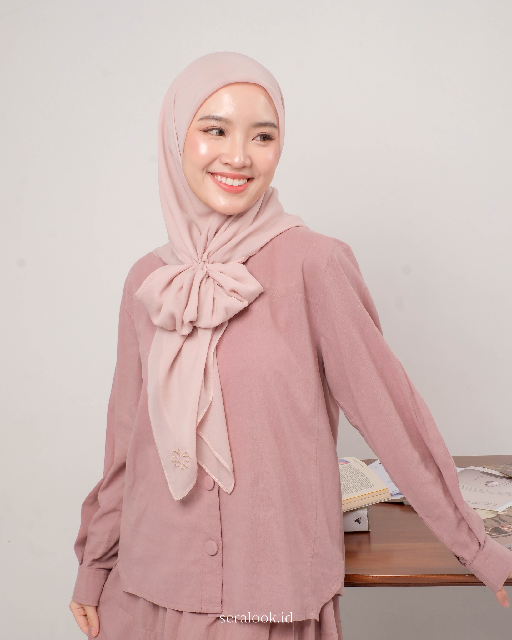 Nada Paris Shiffon Plain Square Hijab