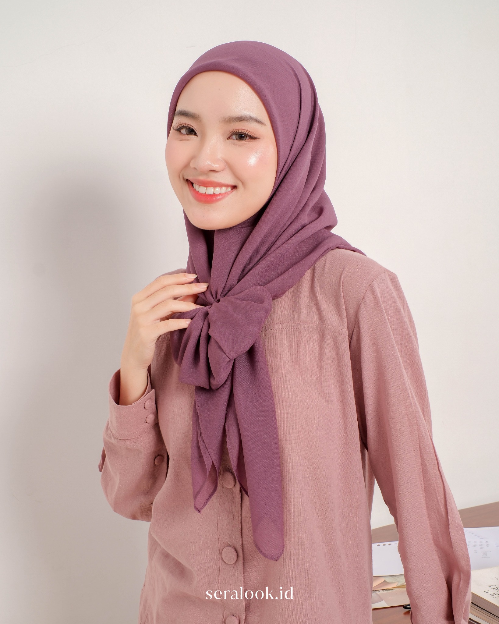 Nada Paris Shiffon Plain Square Hijab
