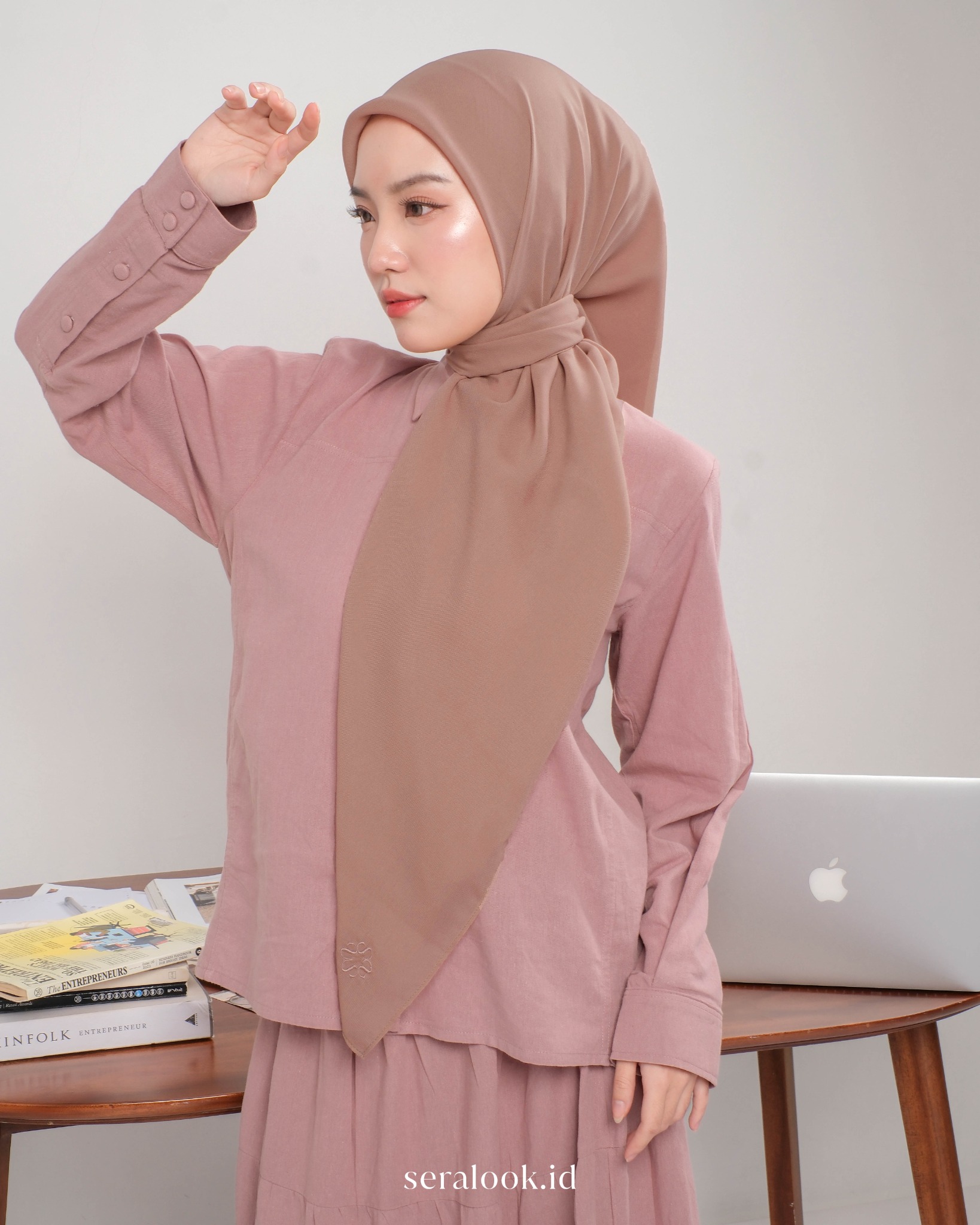 Nada Paris Shiffon Plain Square Hijab