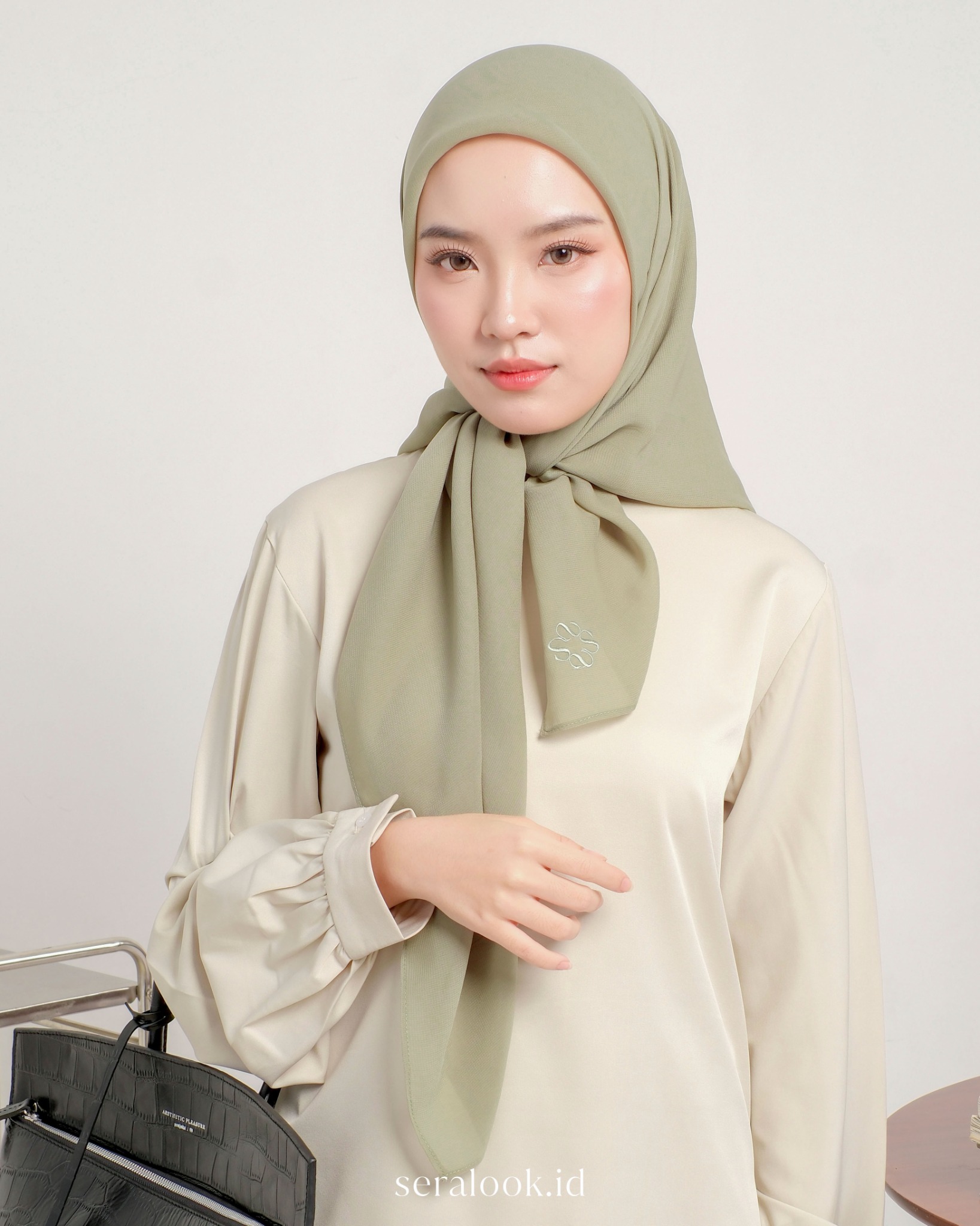 Nada Paris Shiffon Plain Square Hijab