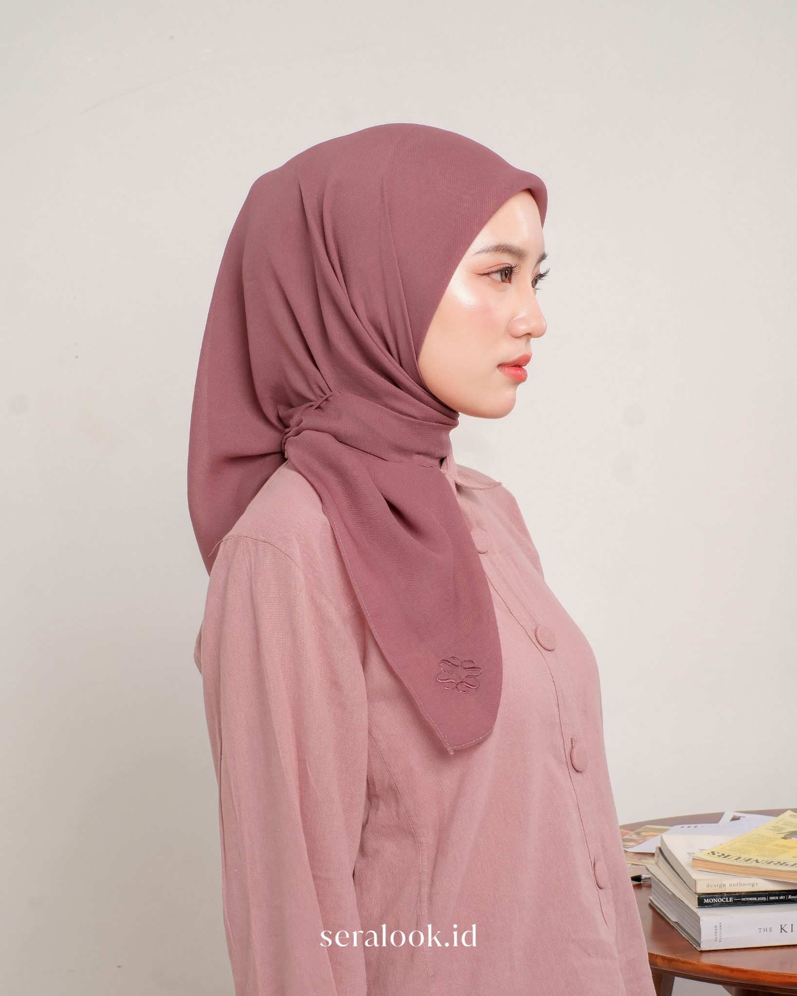 Nada Paris Shiffon Plain Square Hijab