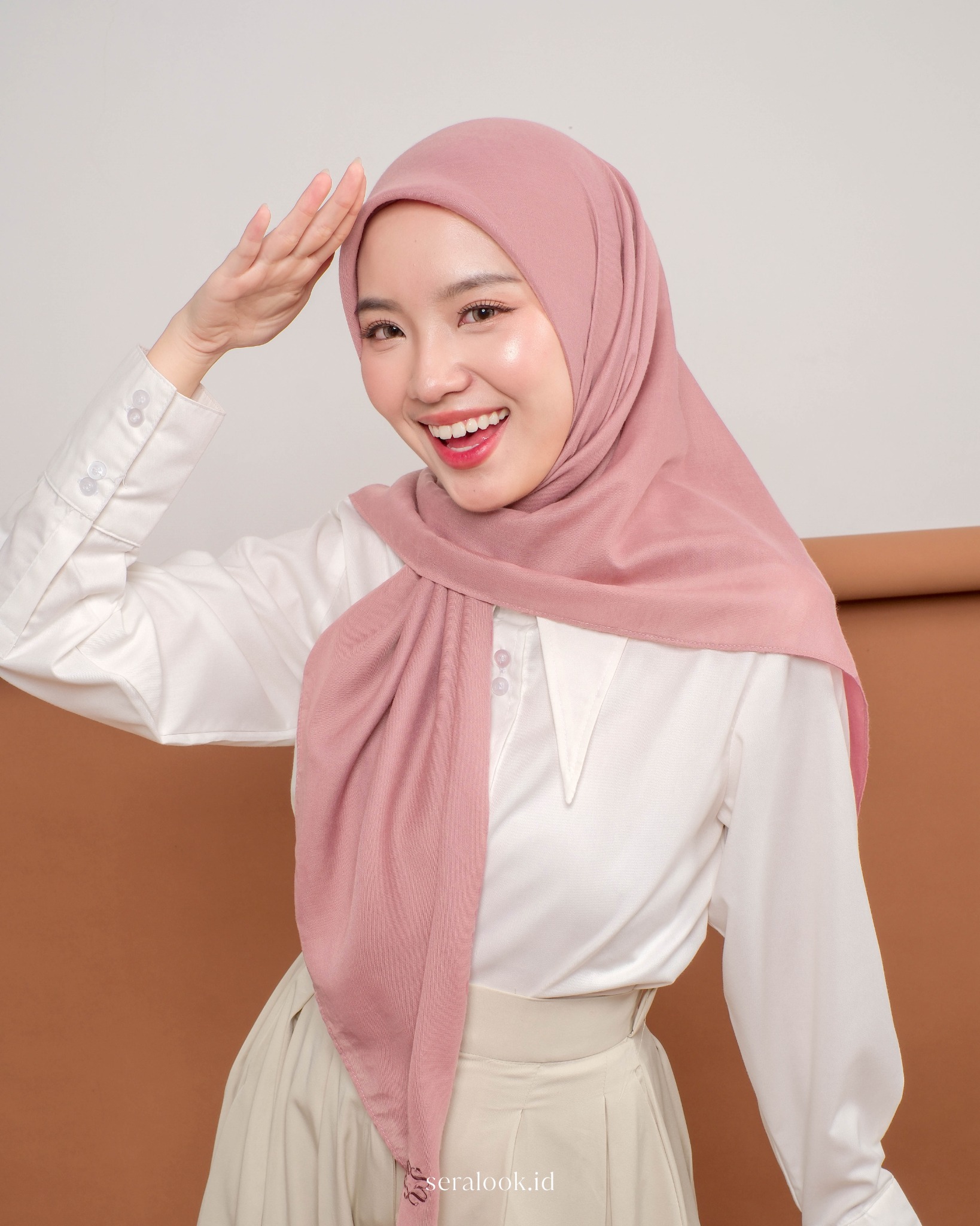 Anne Voal Plain Square Hijab