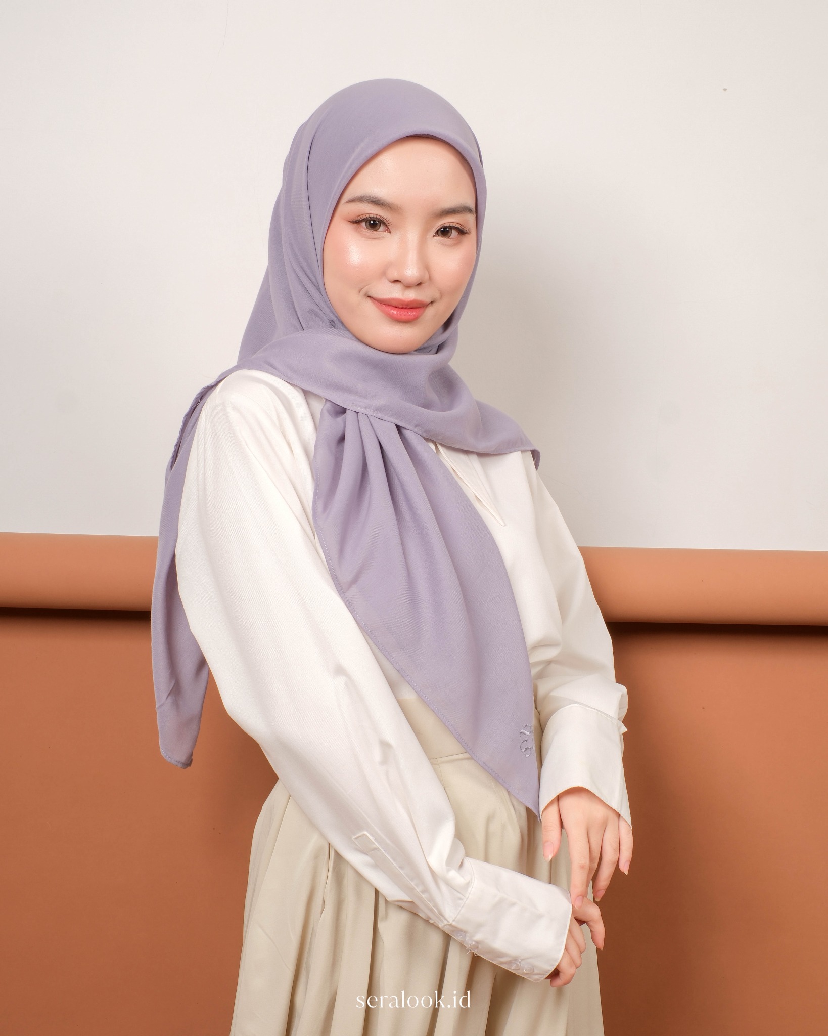 Anne Voal Plain Square Hijab