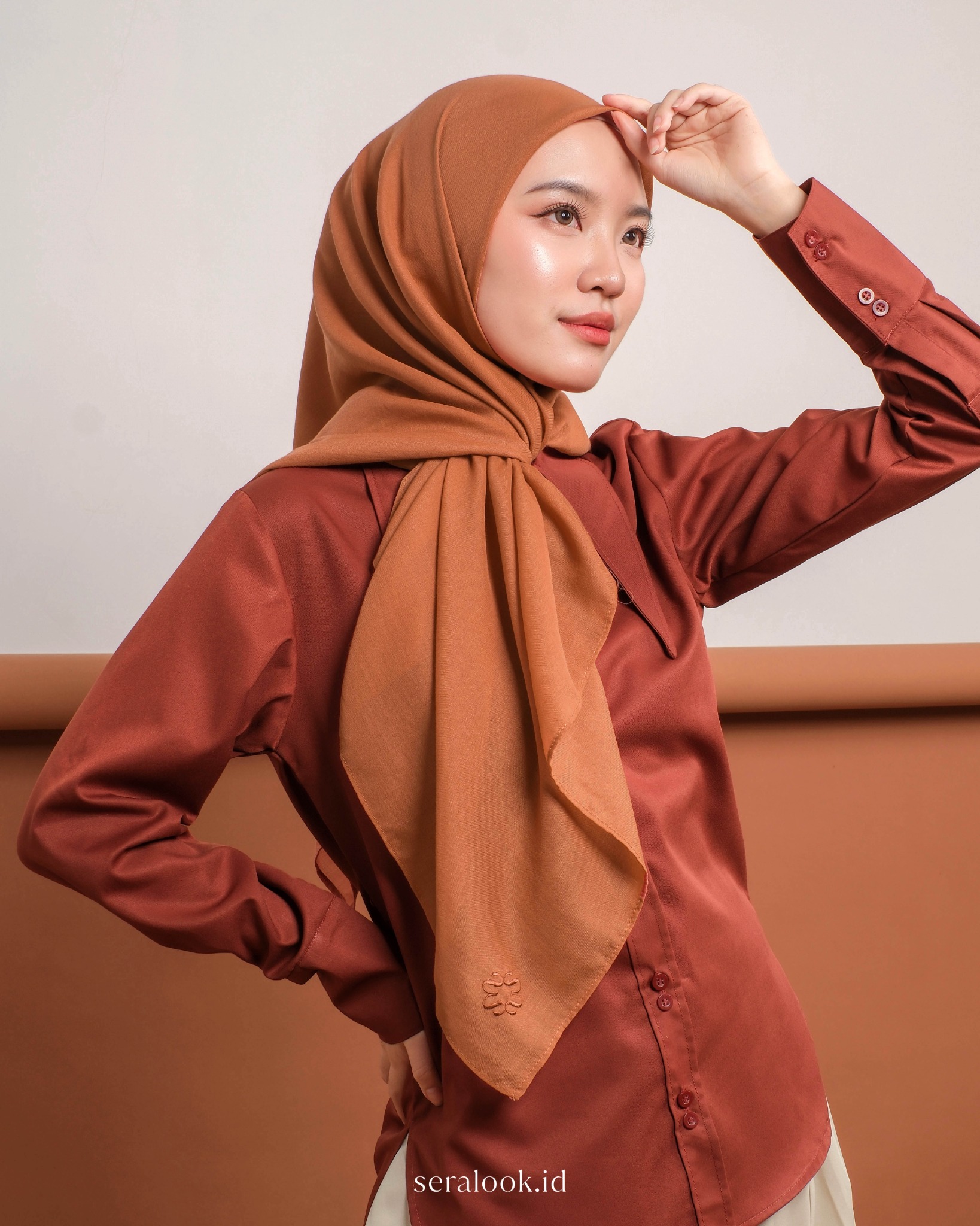 Anne Voal Plain Square Hijab