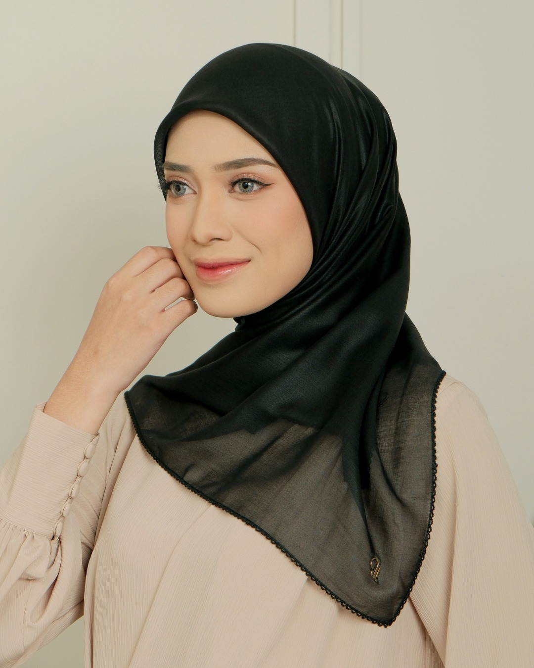 BASIC PARIS - BLACK