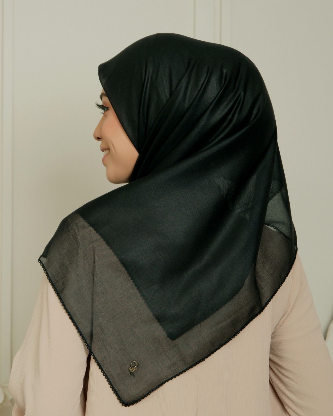 BASIC PARIS - BLACK
