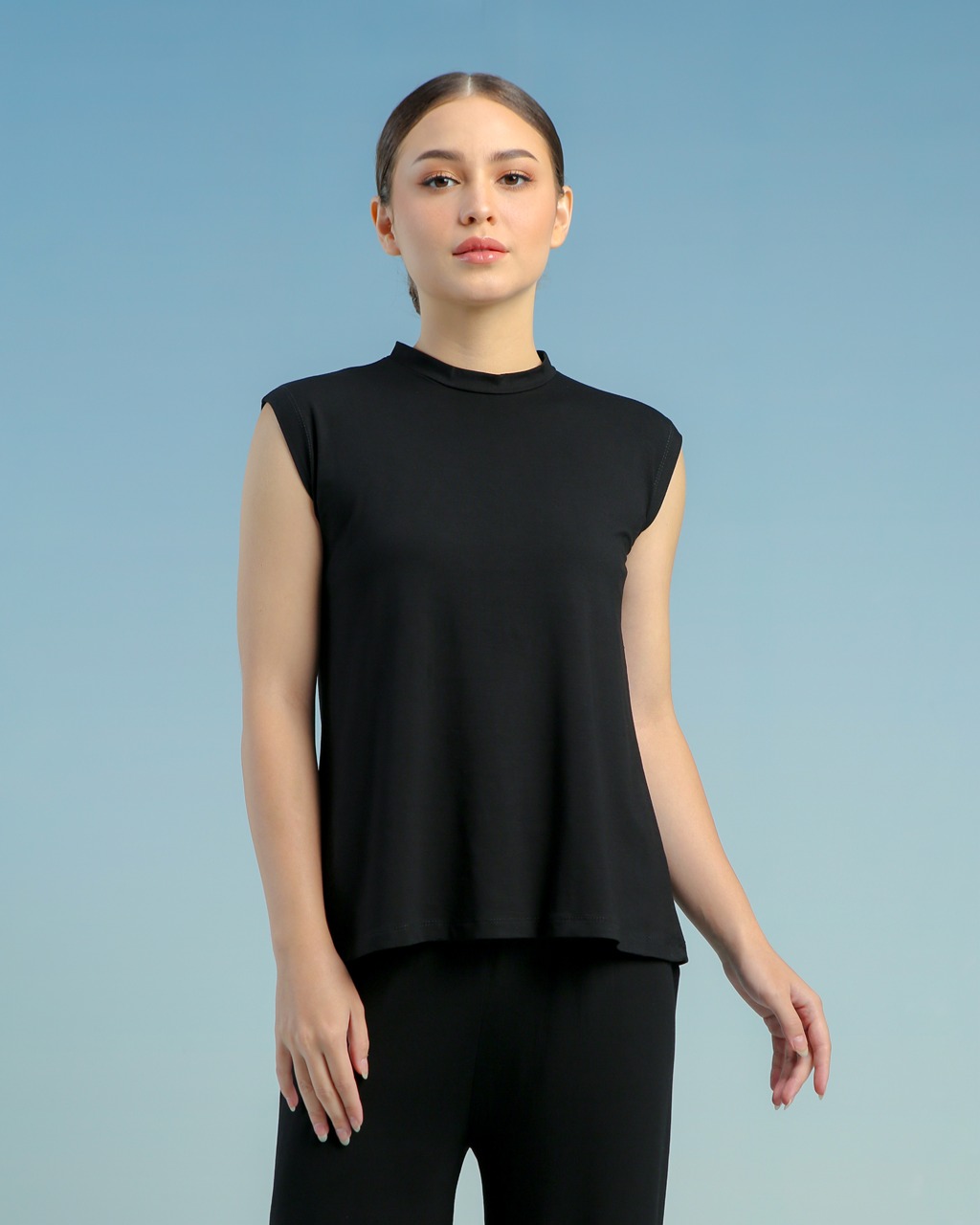 BALENS SLEEVELESS INNER - BLACK