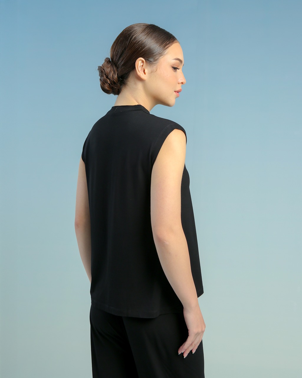 BALENS SLEEVELESS INNER - BLACK