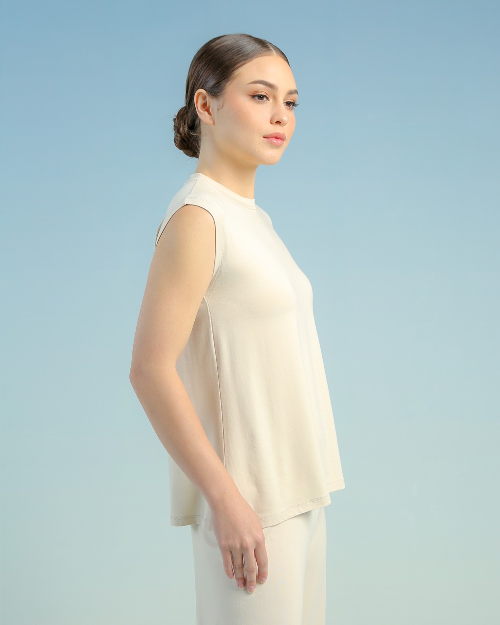 BALENS SLEEVELESS INNER - CREAM