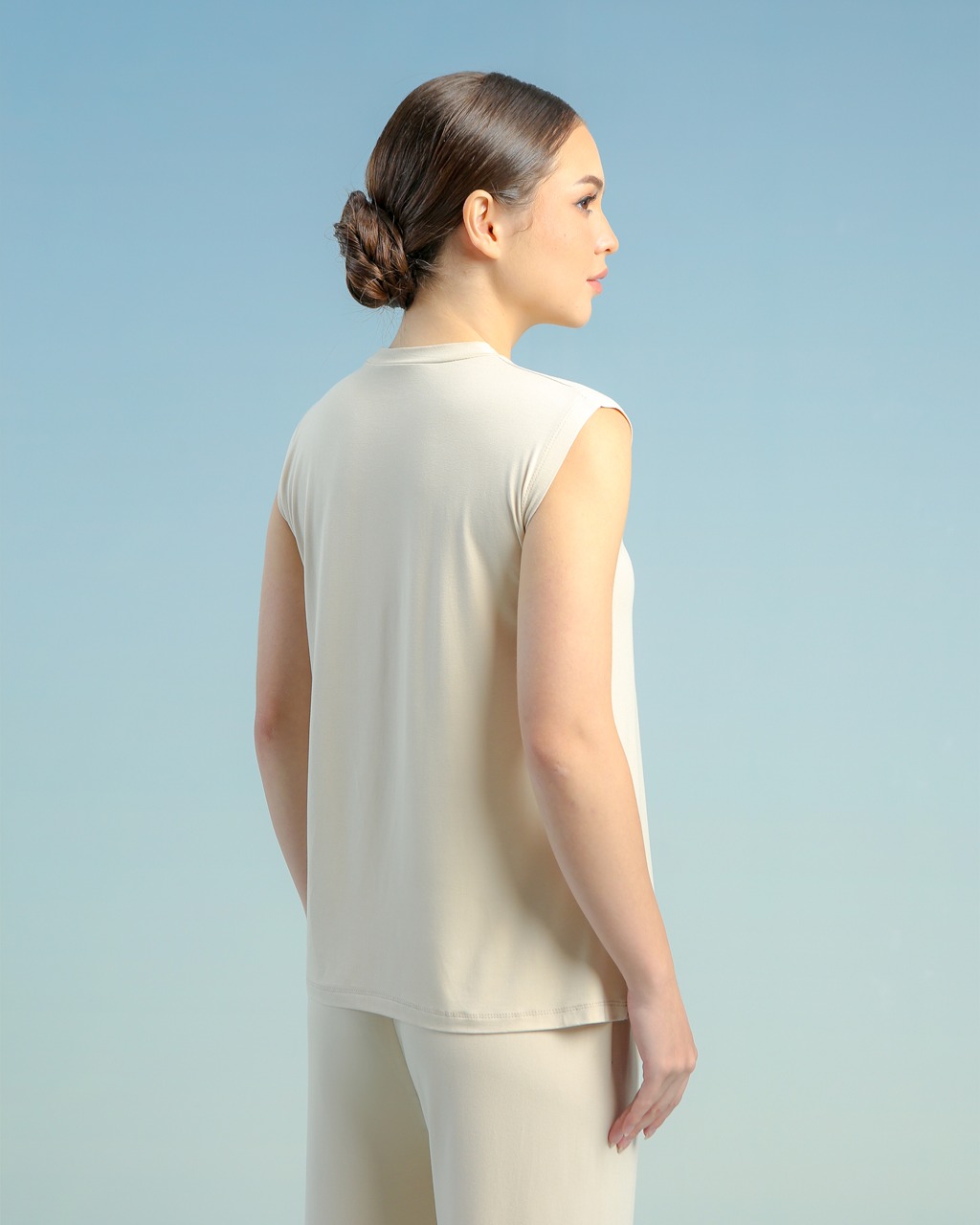 BALENS SLEEVELESS INNER - CREAM