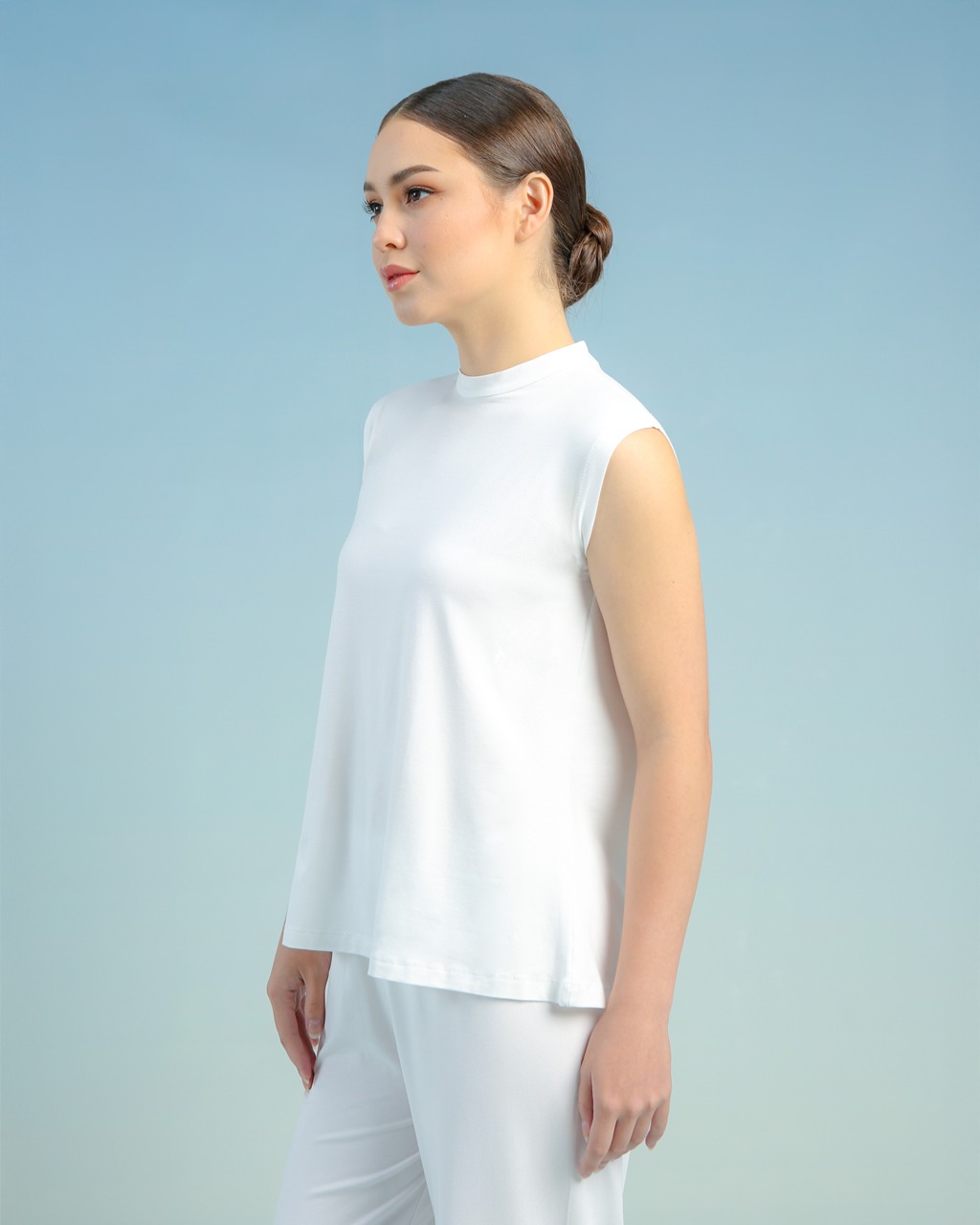 BALENS SLEEVELESS INNER - OFF WHITE