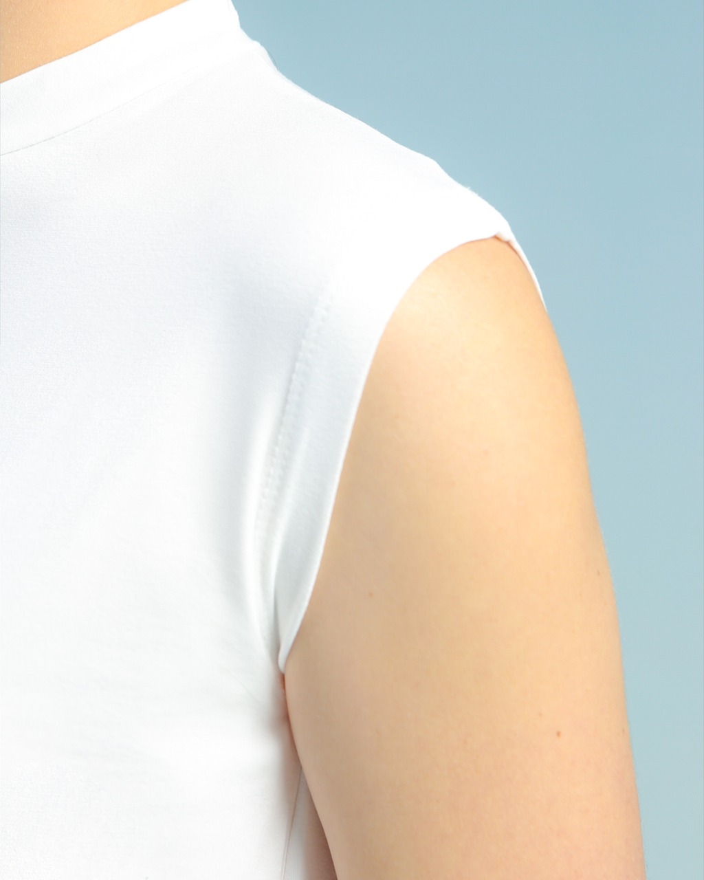 BALENS SLEEVELESS INNER - OFF WHITE