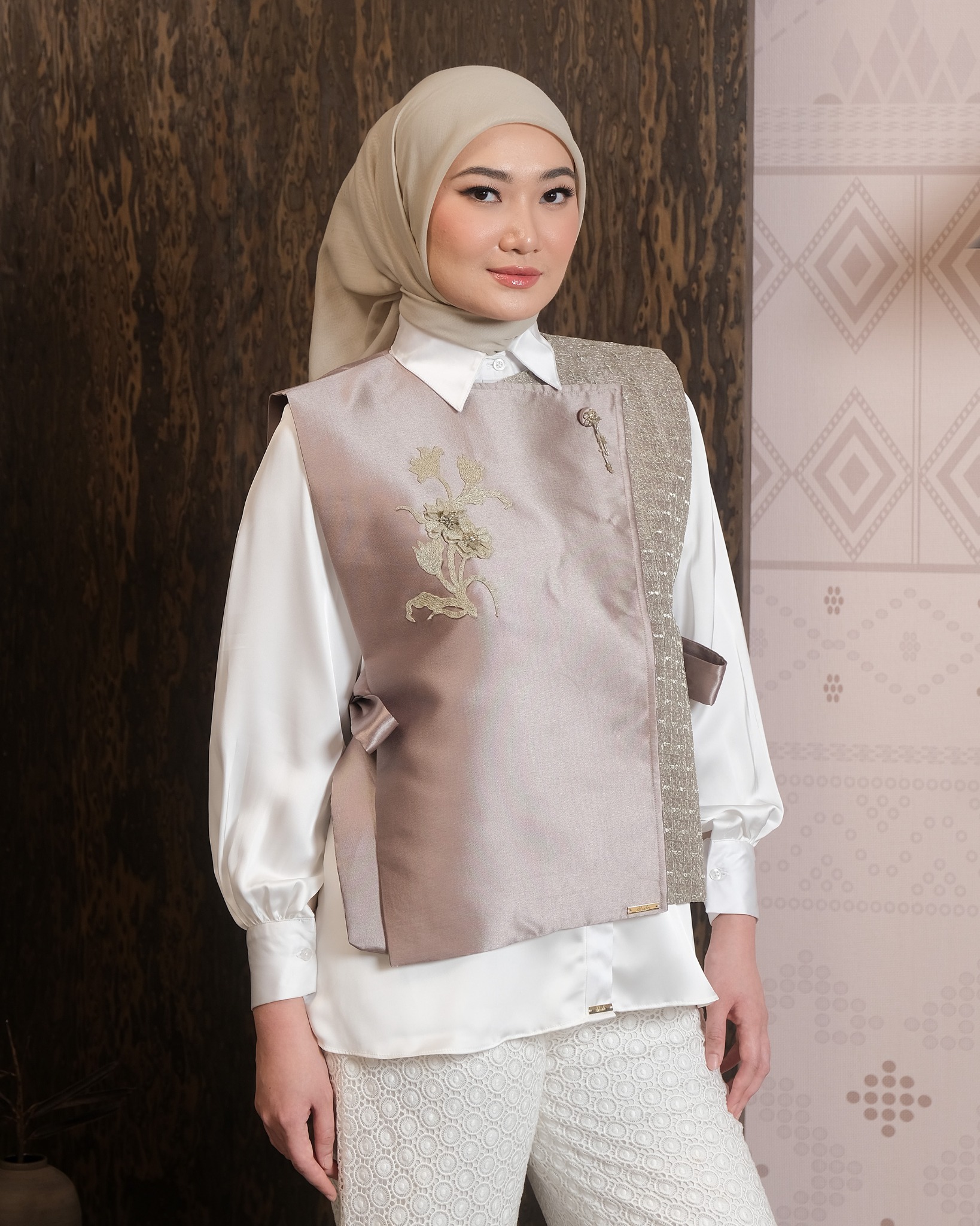 NYRA VEST - OLIVE