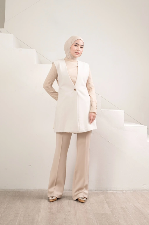 Image of Yoka Pants Chalk