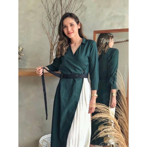 Consennso slit pleated dress
