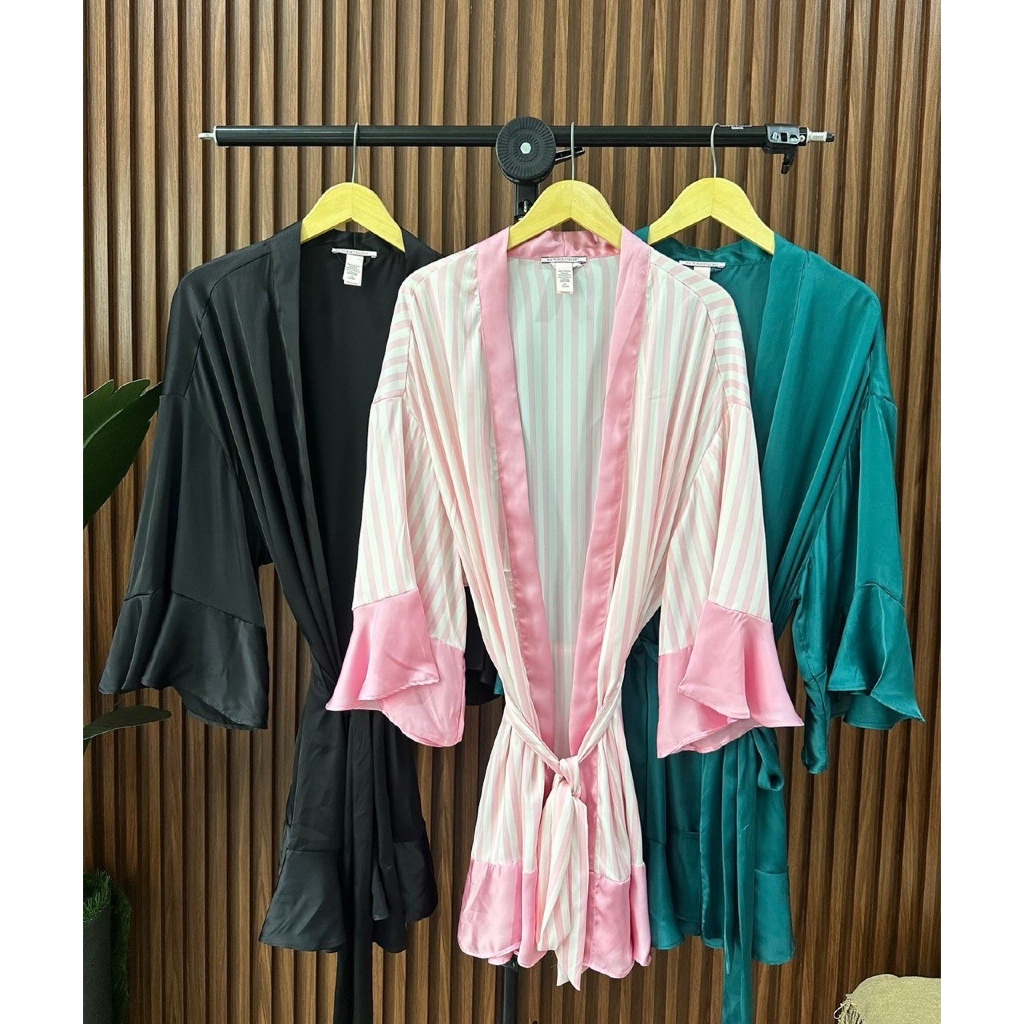 V**SS Silk Kimono Ruffle ( luaran aja ya tidak termasuk dalaman nya )