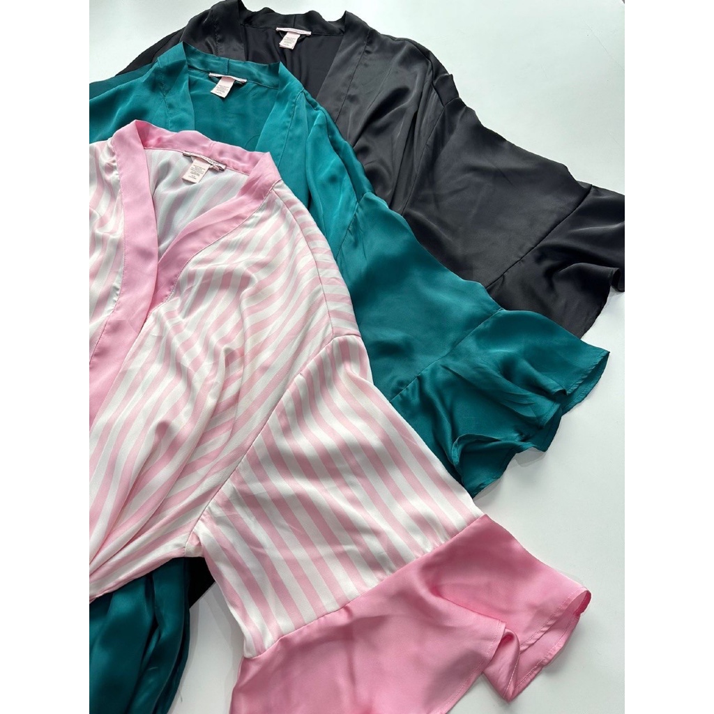 V**SS Silk Kimono Ruffle ( luaran aja ya tidak termasuk dalaman nya )