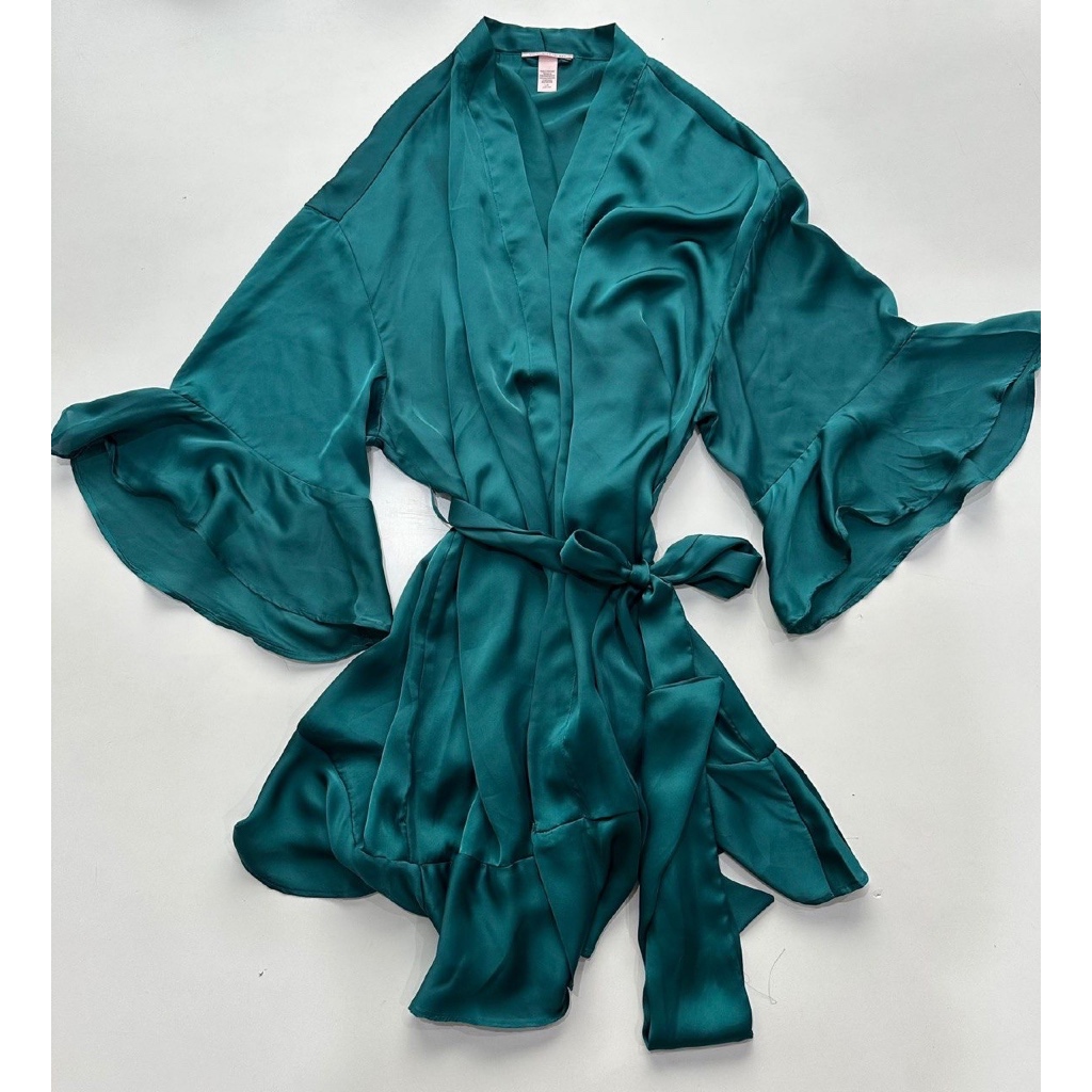 V**SS Silk Kimono Ruffle ( luaran aja ya tidak termasuk dalaman nya )
