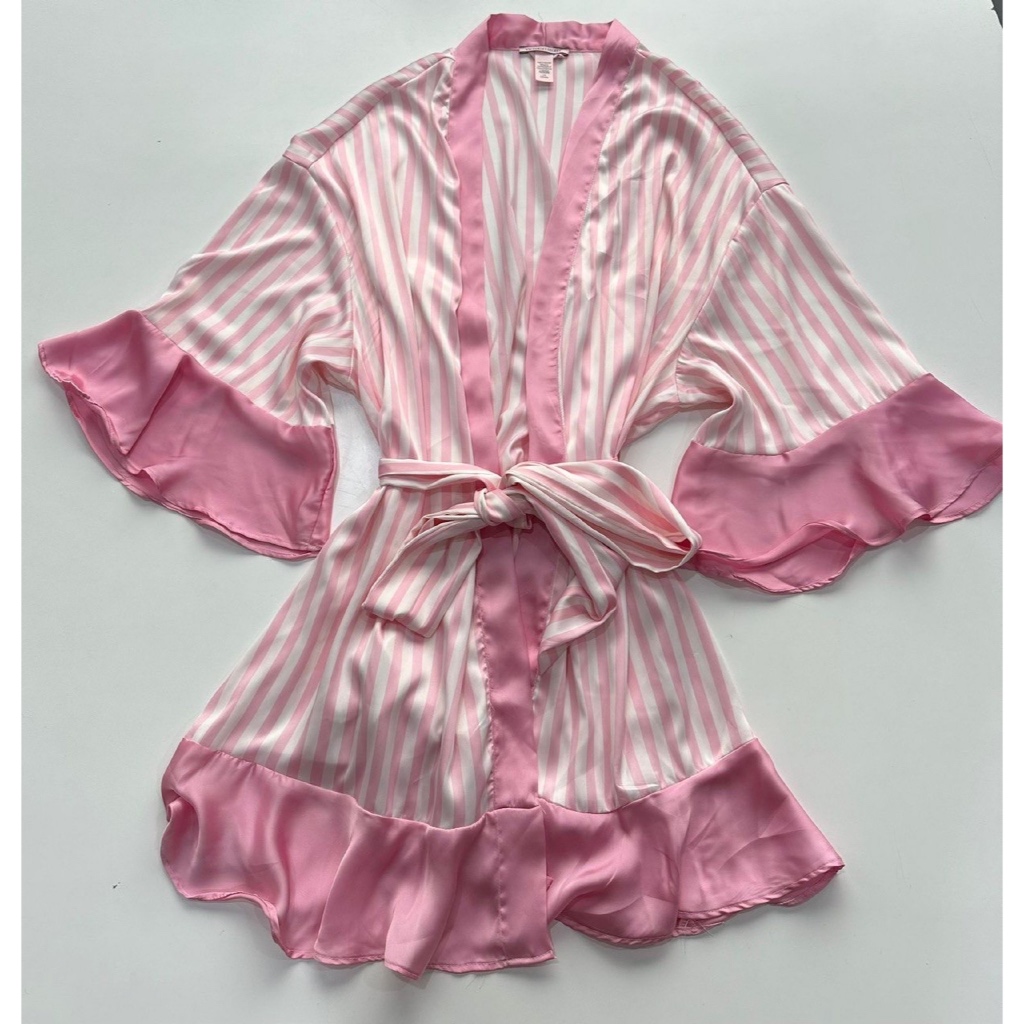 V**SS Silk Kimono Ruffle ( luaran aja ya tidak termasuk dalaman nya )