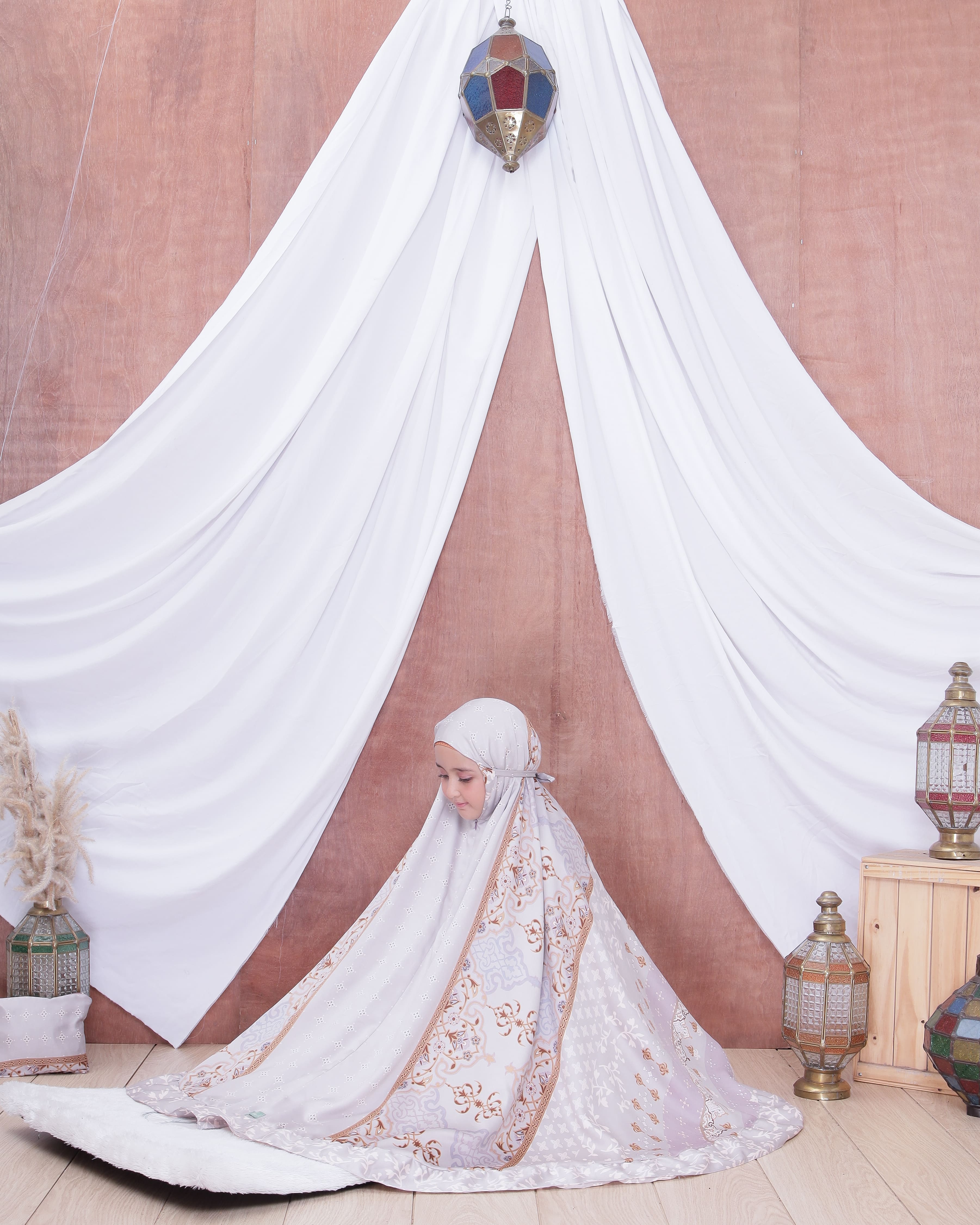 Mukena Anak sultan diory satin silk Lembut Muslim