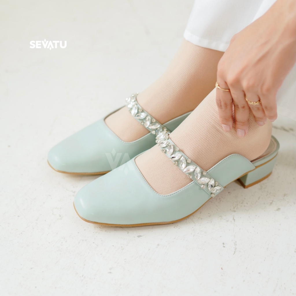Sepatu Wanita Queeny Beads Mules (White, Nude, Misty Jade, Cream Pearl, Dusty Pink) by Sevatu