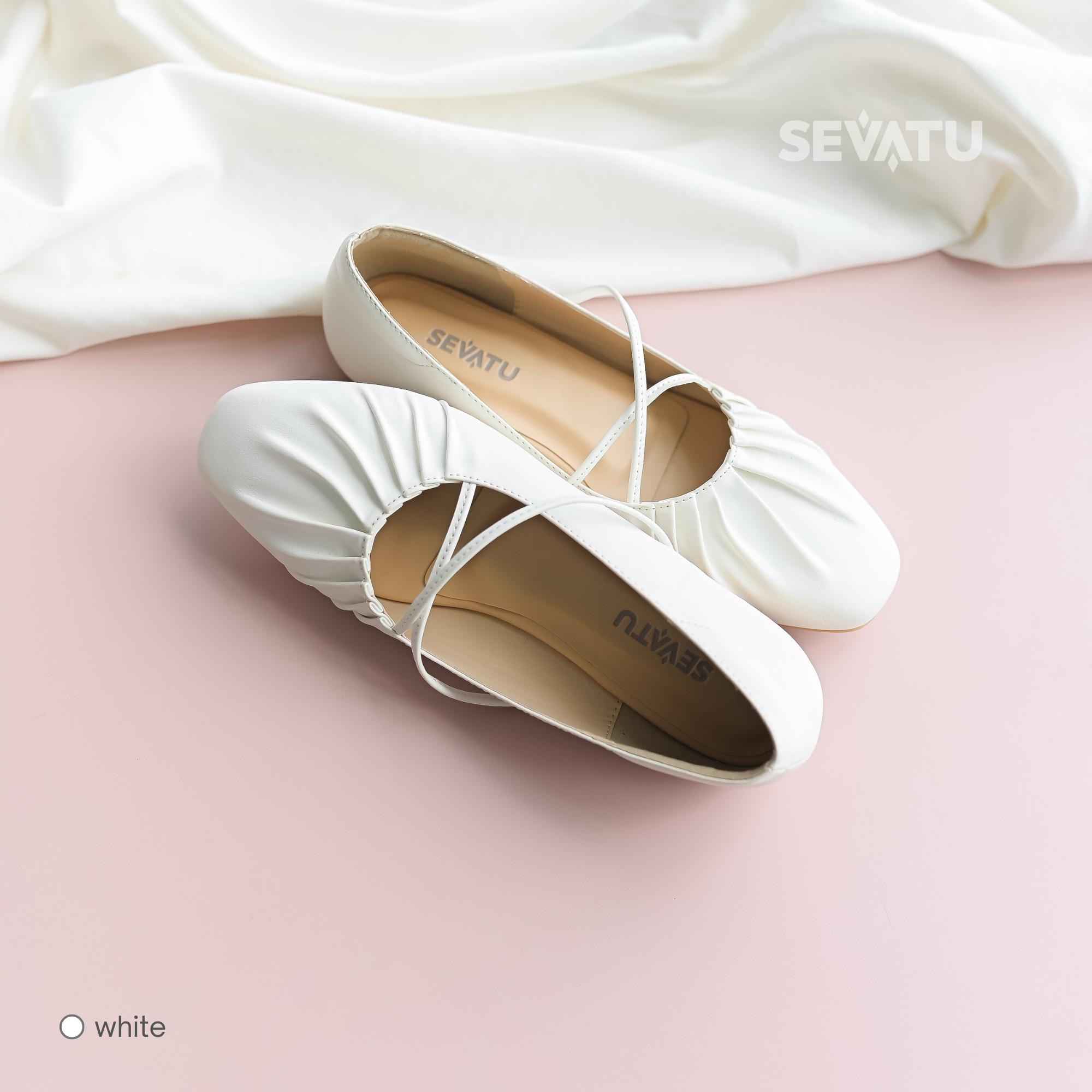 Moxha Flatshoes by Sevatu