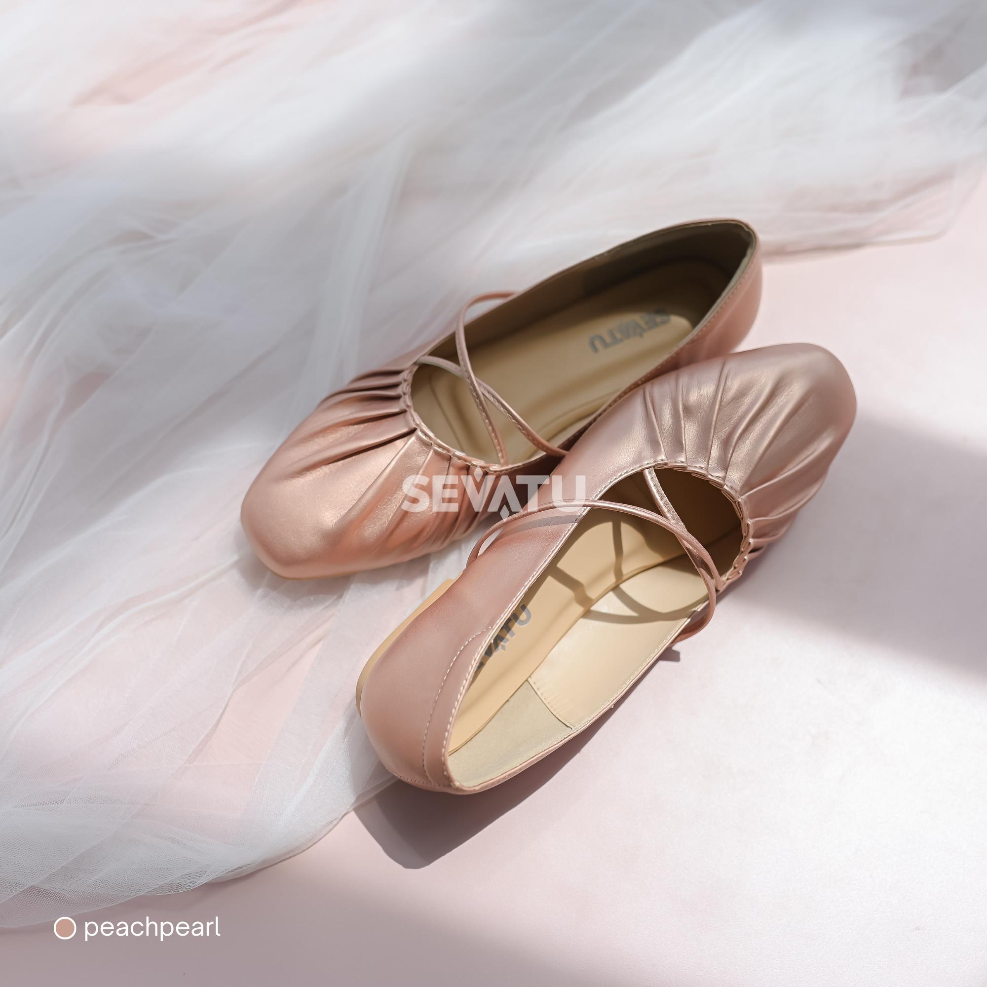 Moxha Flatshoes by Sevatu