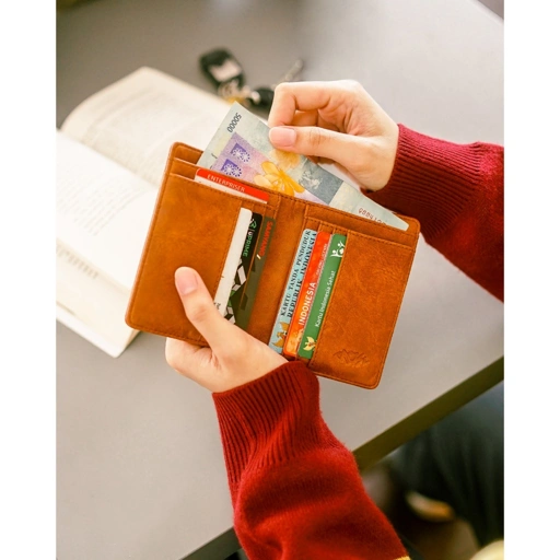 Image of CRSL Walther Wallet Brown | Extra Card Holder | Dompet Kartu Kulit Kecil Pria Wanita | 2 in 1 Wallet | Dompet Lipat