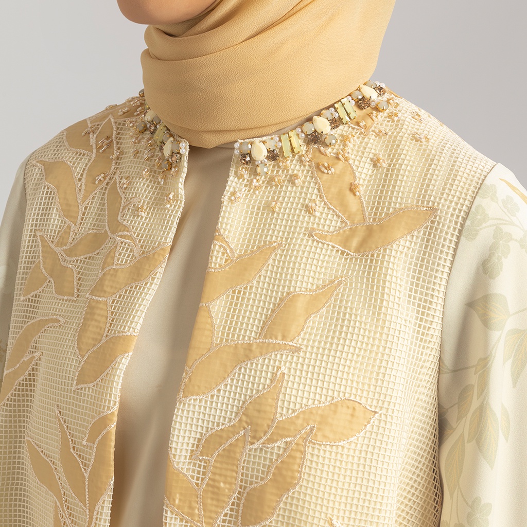 TARI OUTER - KAMI