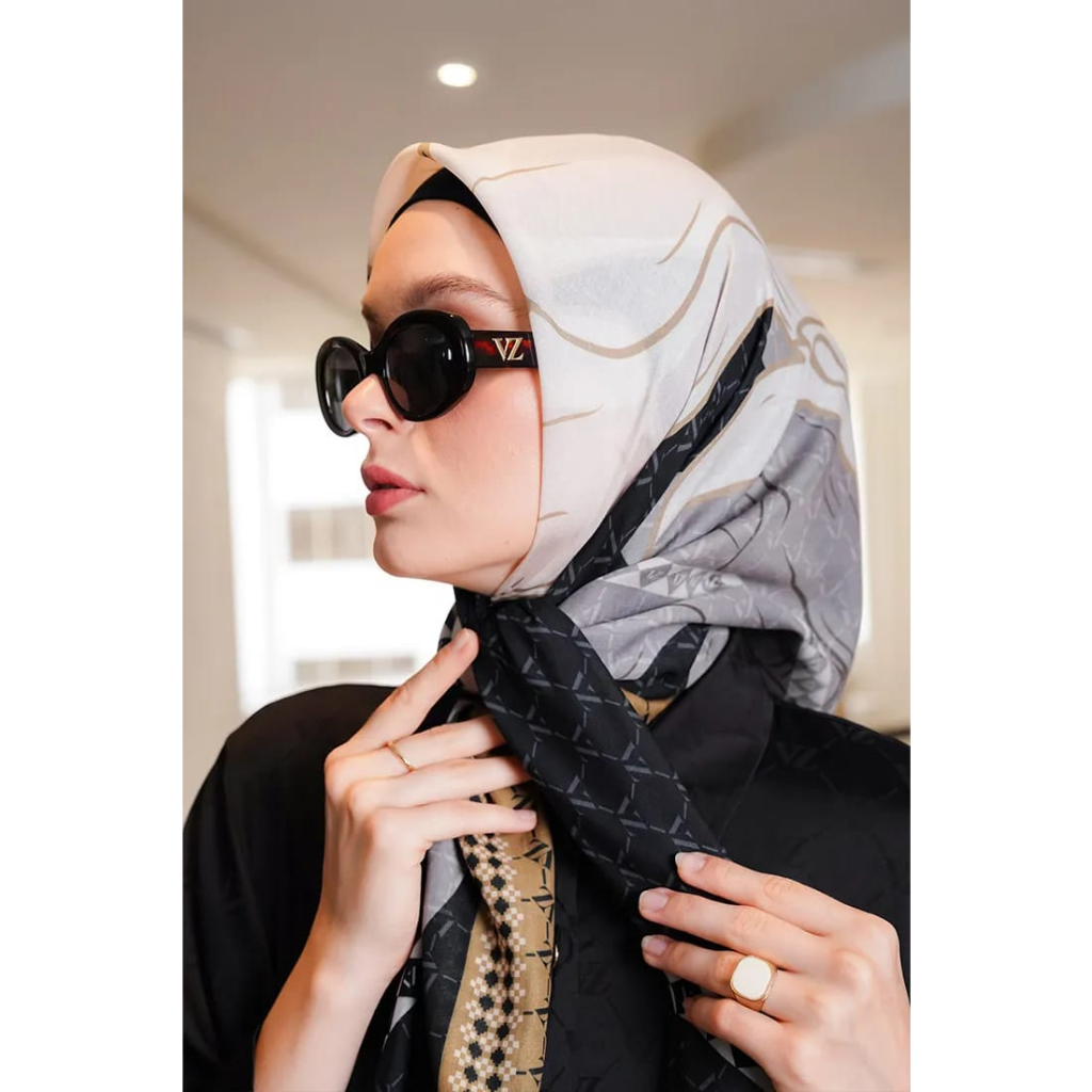 SIGNATURE SCARF 2.0 - VIVI ZUBEDI