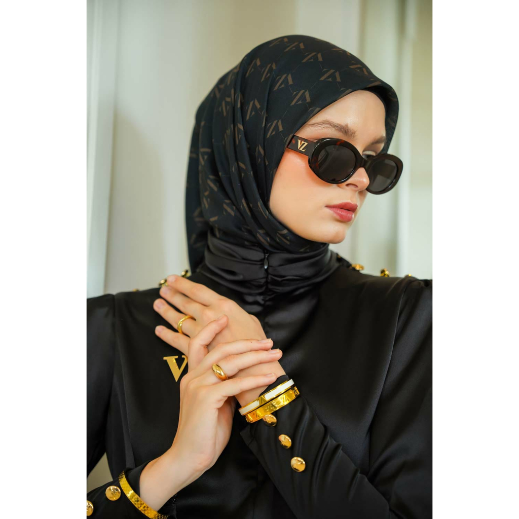 BOLD FRAME - VIVI ZUBEDI