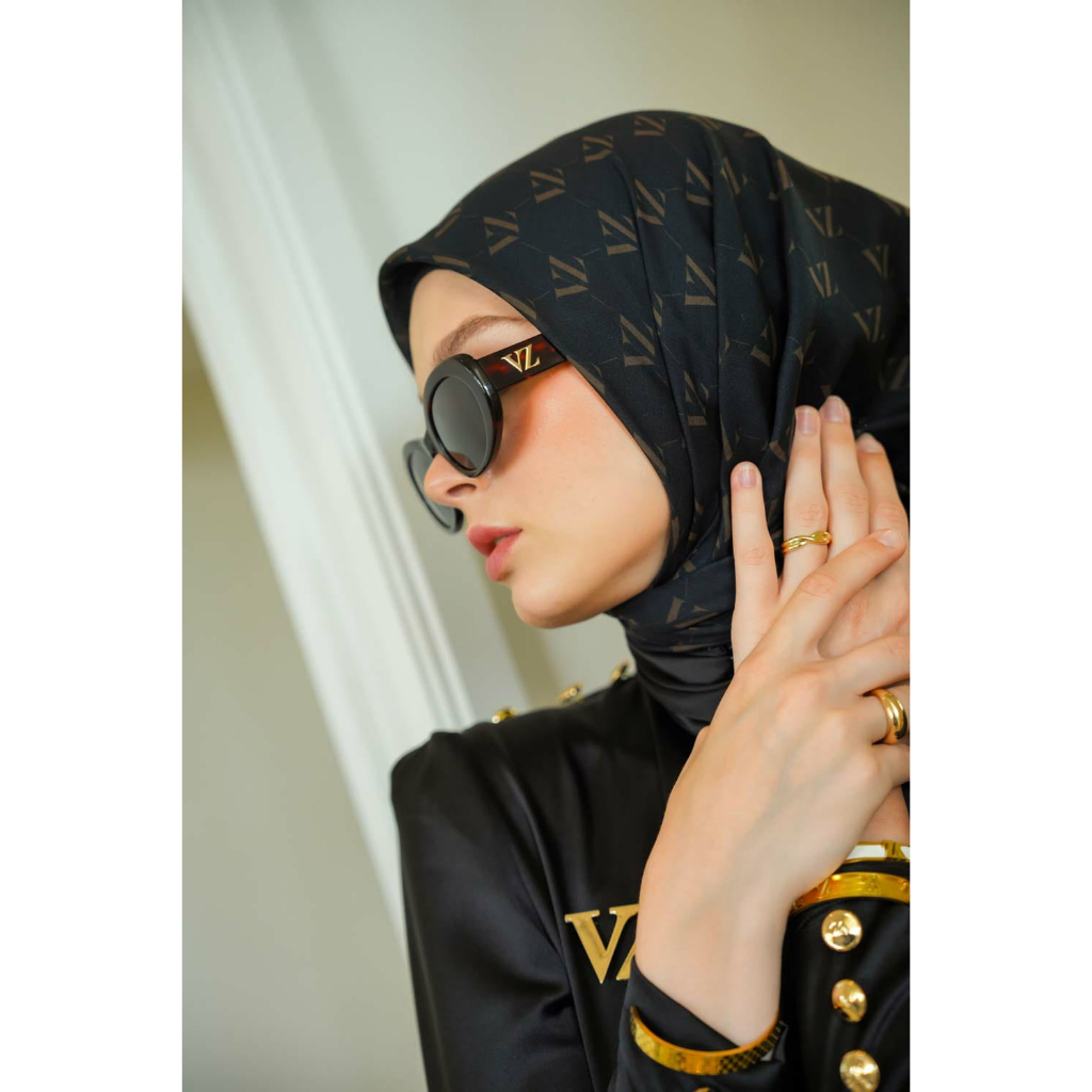 BOLD FRAME - VIVI ZUBEDI