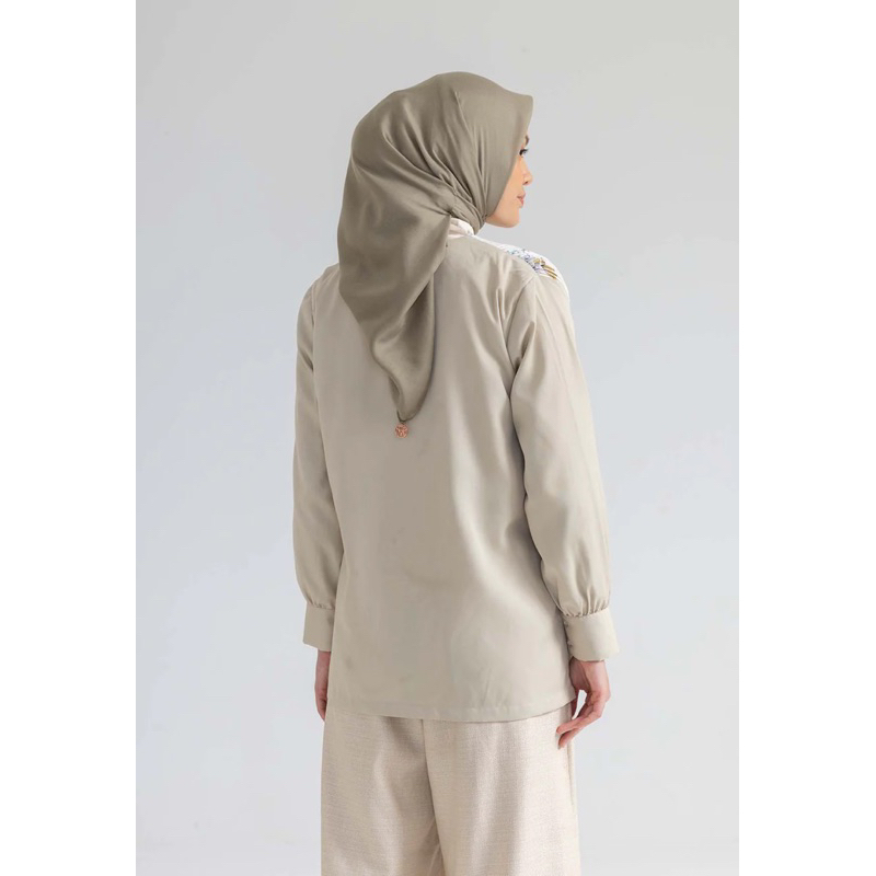 TULIP OUTER - RIA MIRANDA