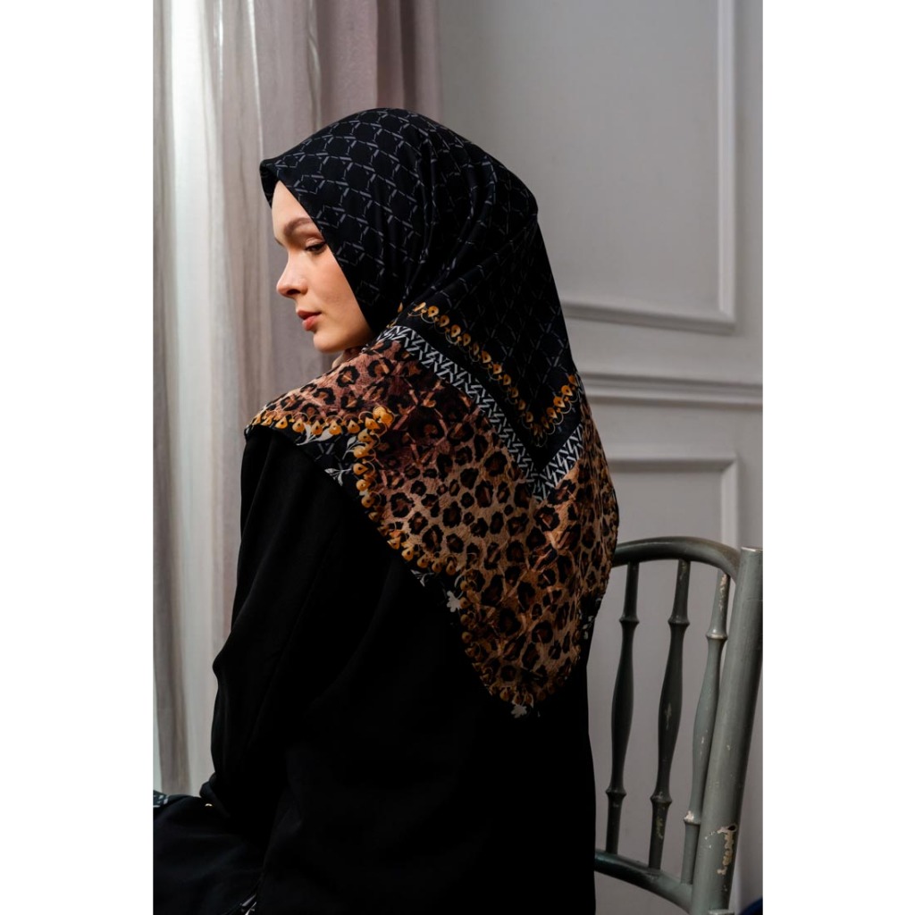 CHIMERICAL SCARF - VIVI ZUBEDI