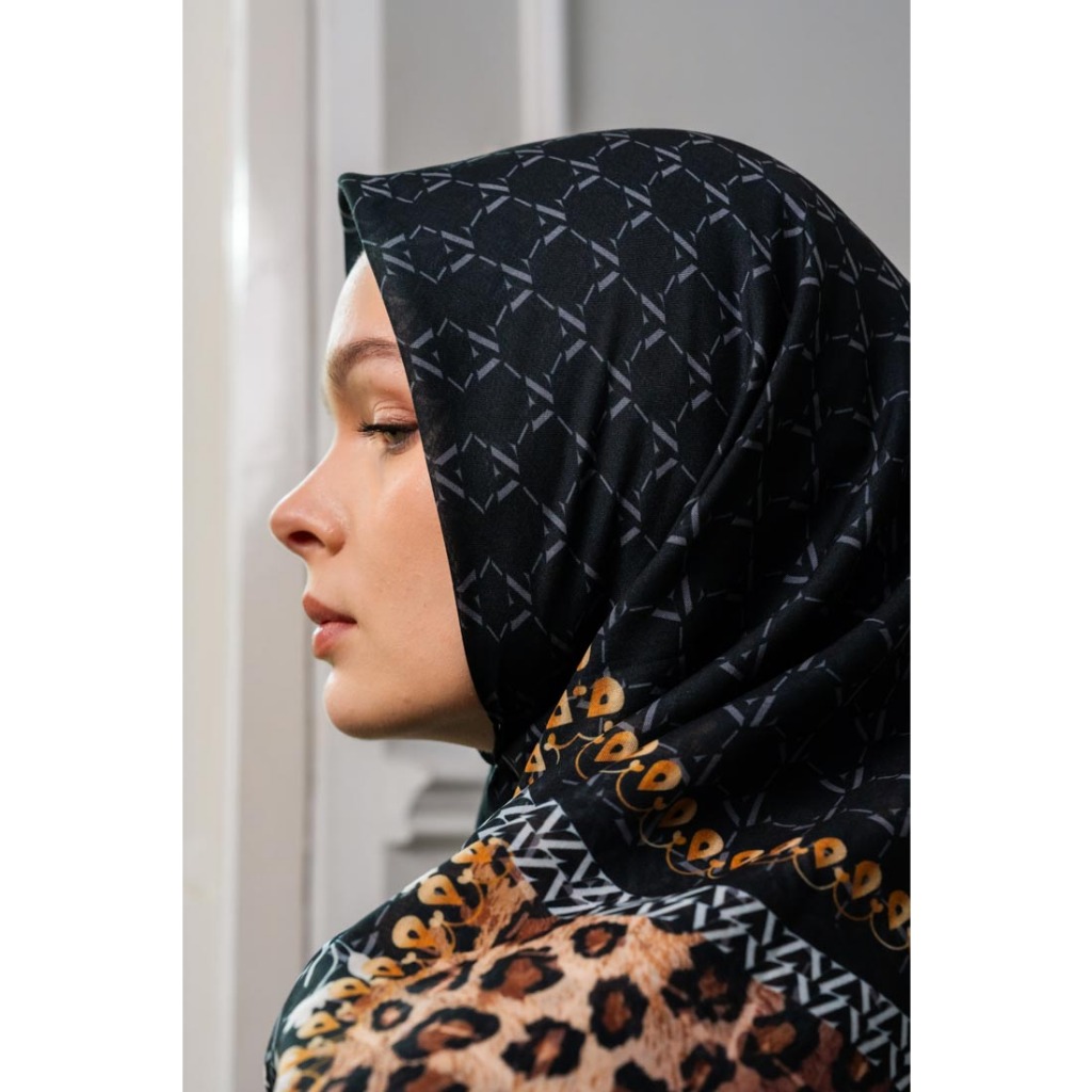CHIMERICAL SCARF - VIVI ZUBEDI
