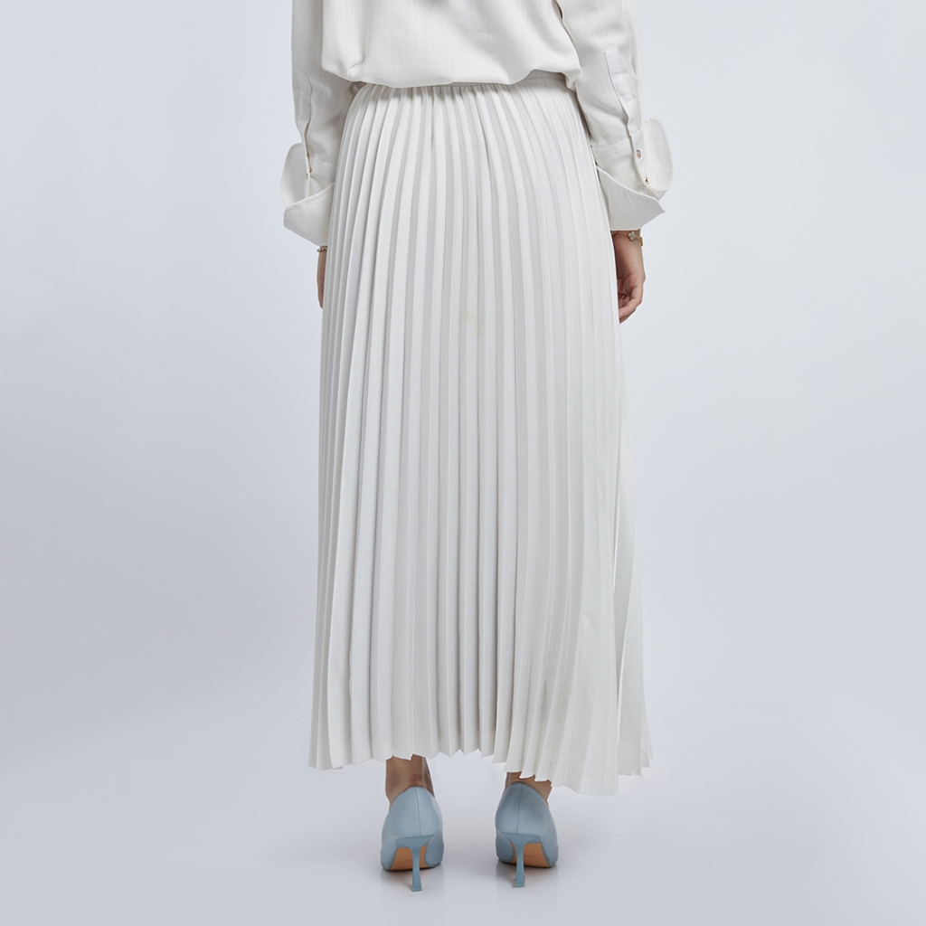 PLAIN SATIN PLEATED SKIRT - KAMI