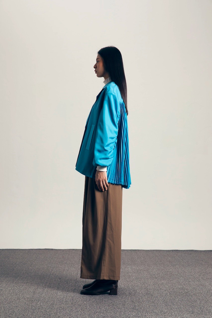AQUARA OUTER WITH BACK PLEATS - IKYK