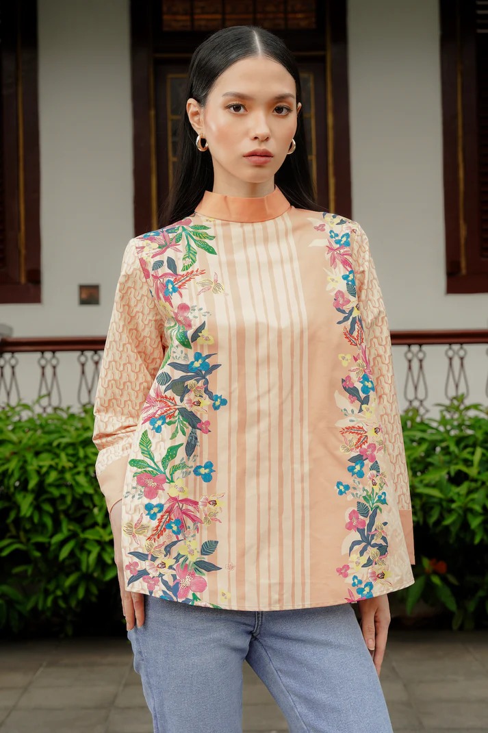 REVERIE BLOUSE - BENANG JARUM