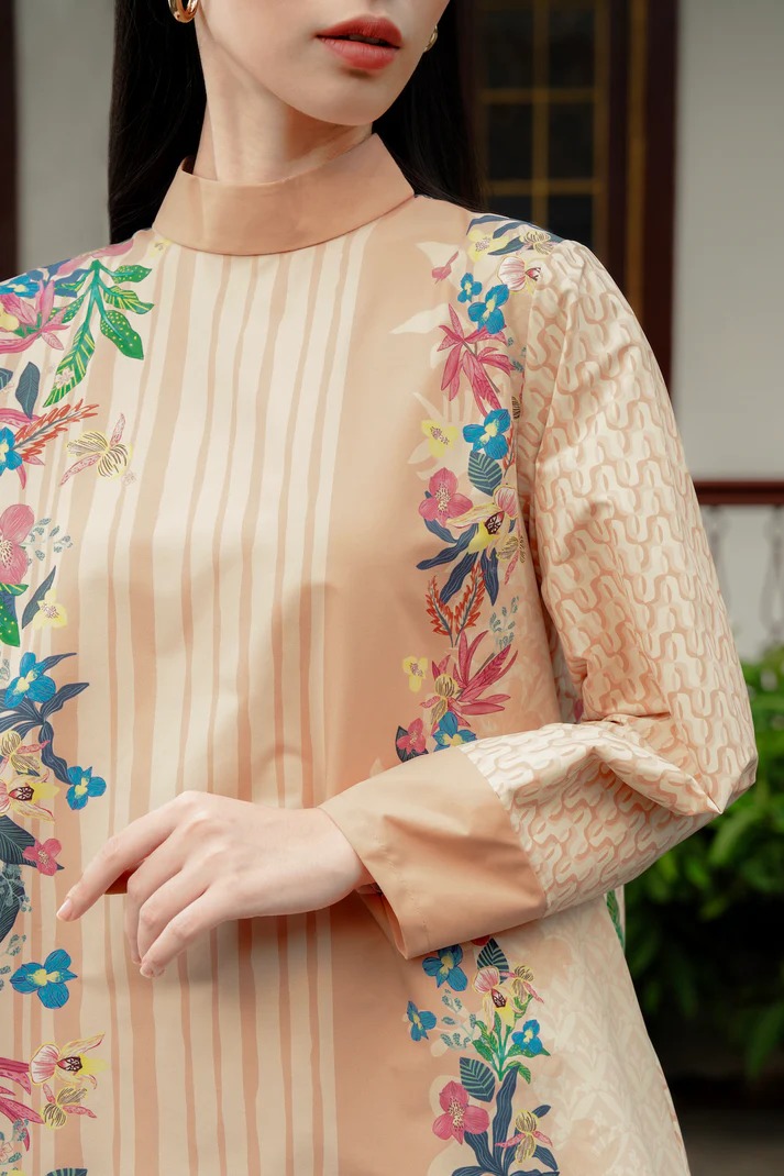 REVERIE BLOUSE - BENANG JARUM
