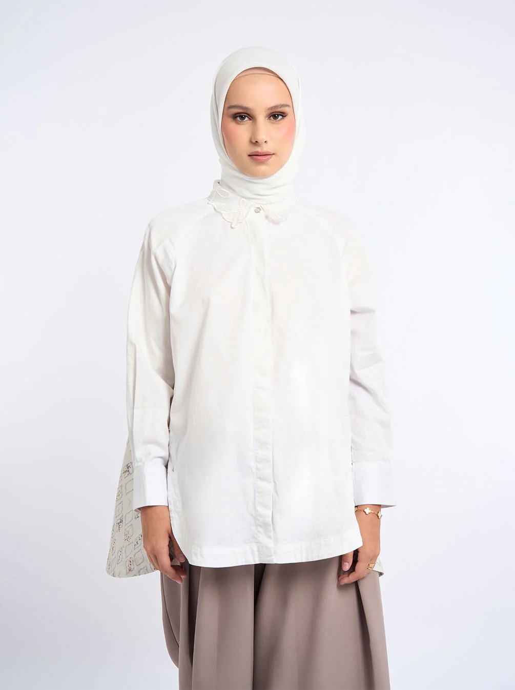 ISKA EMBROIDERY COLLAR TOP - KAMI