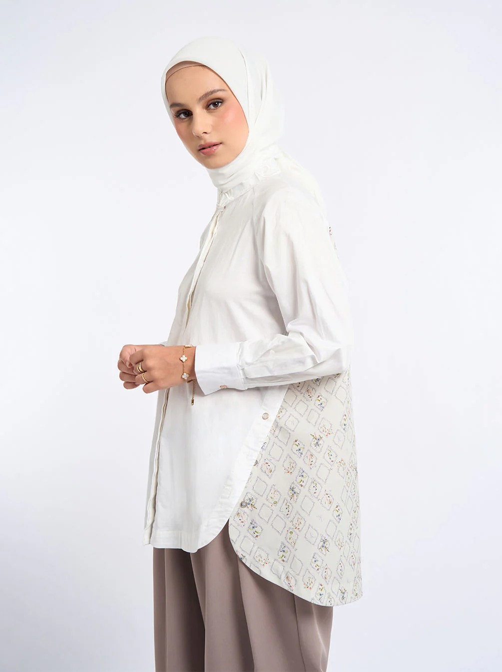 ISKA EMBROIDERY COLLAR TOP - KAMI
