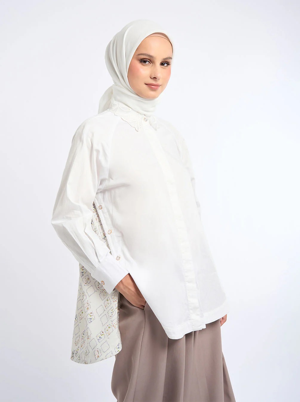 ISKA EMBROIDERY COLLAR TOP - KAMI