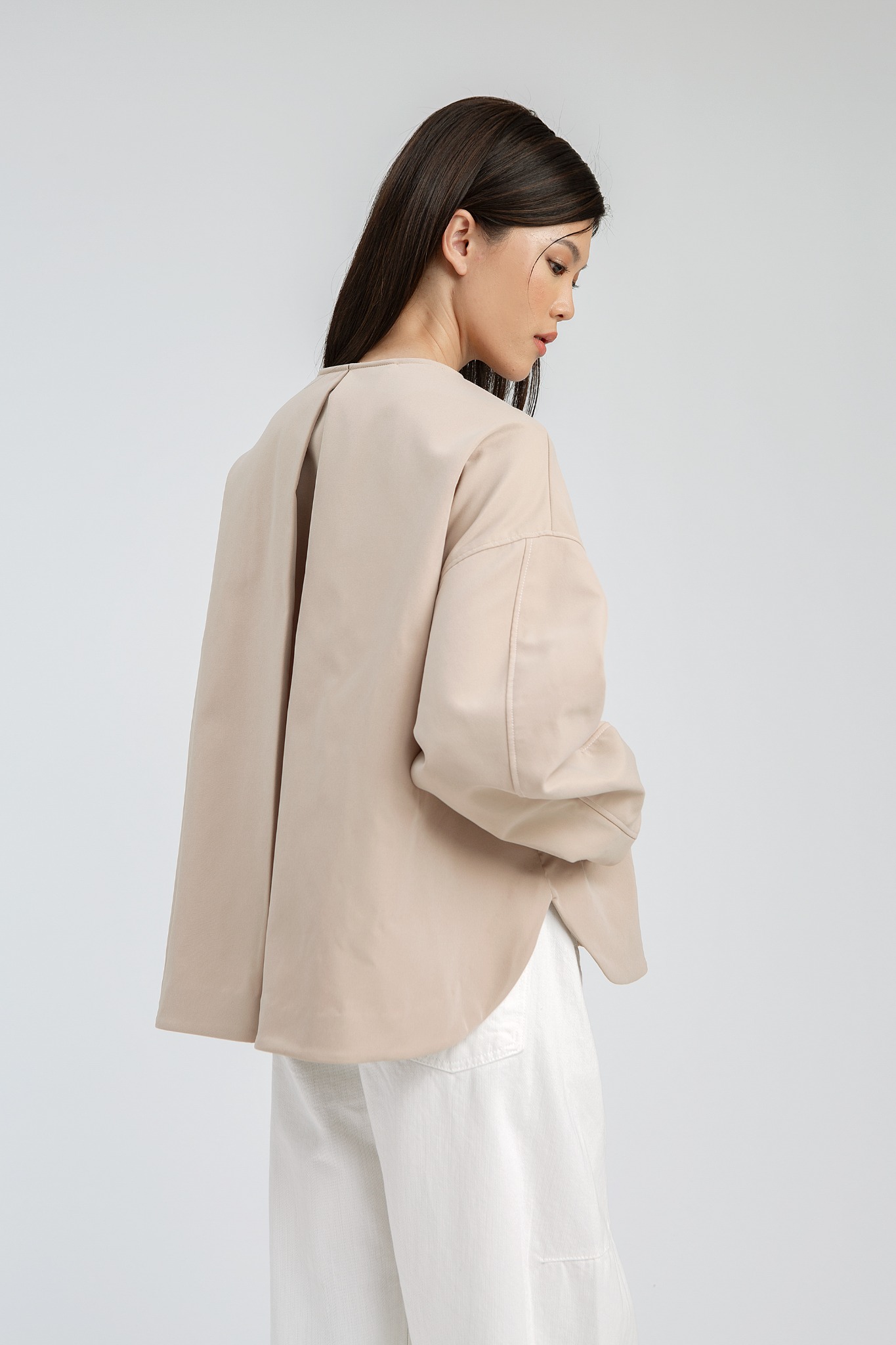 CATERIN BEIGE ROUND JACKET - NAGITA SLAVINA X IKYK