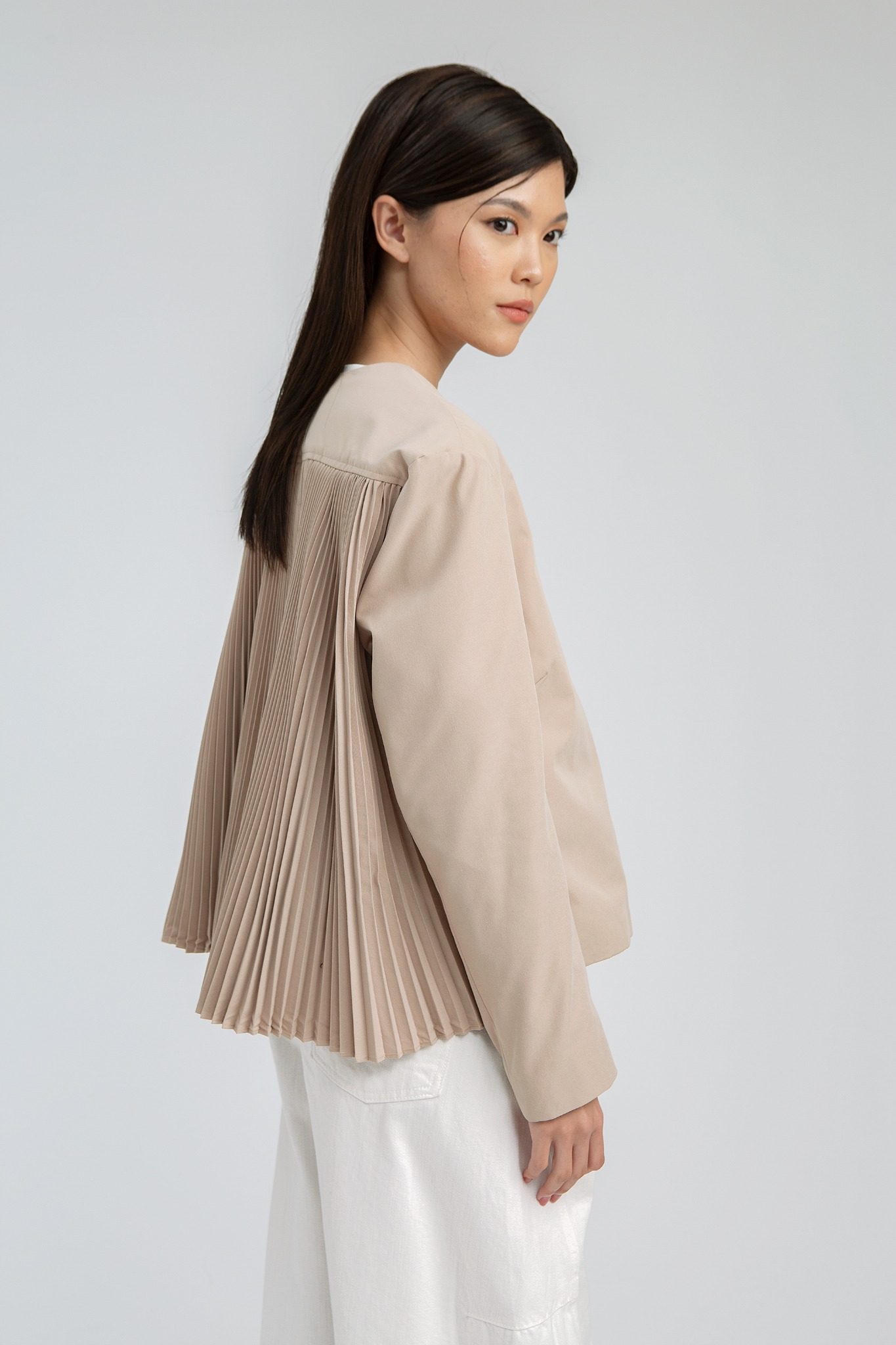 DELANO PLEATS BEIGE OUTER - NAGITA SLAVINA X IKYK