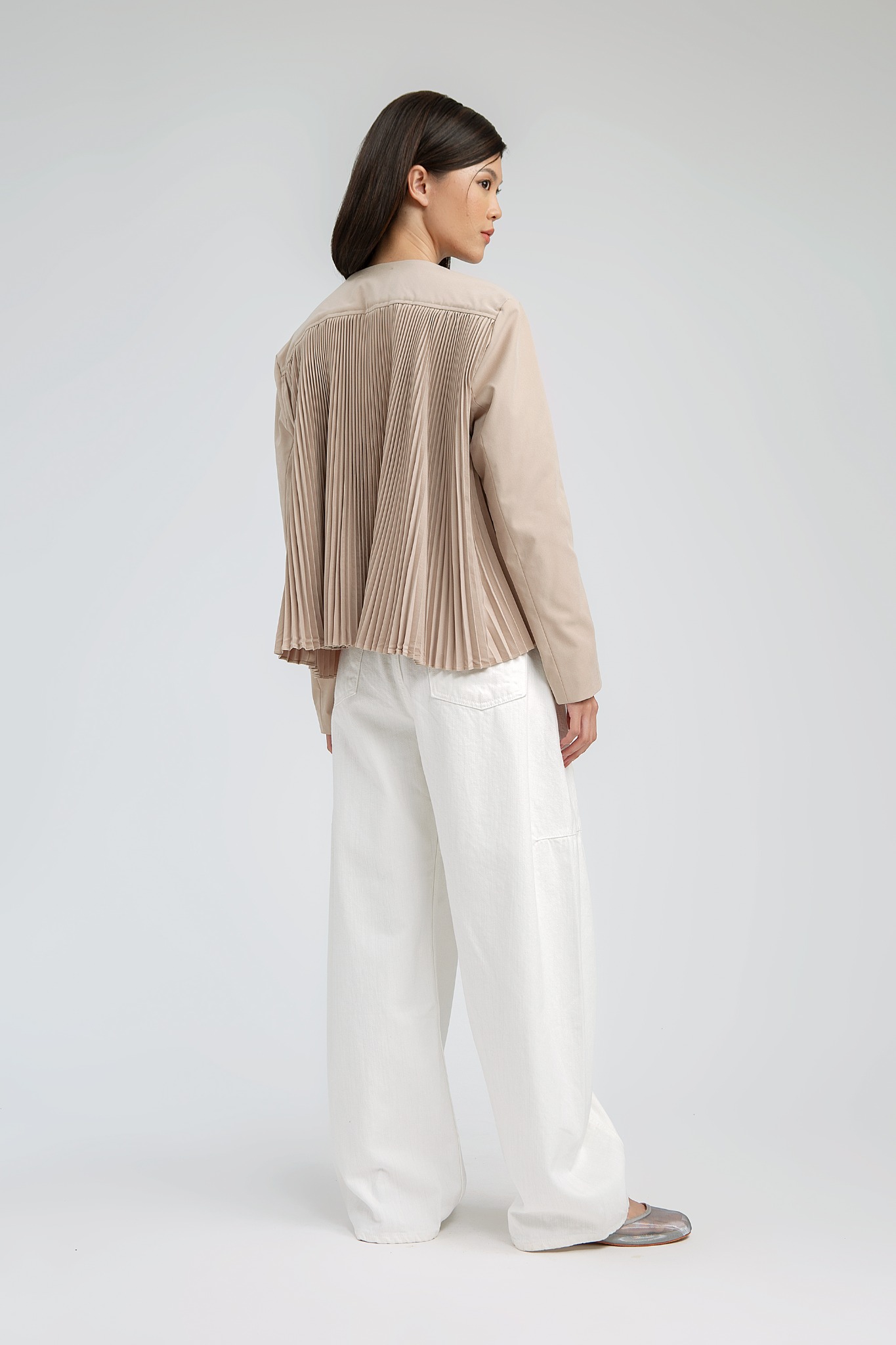 DELANO PLEATS BEIGE OUTER - NAGITA SLAVINA X IKYK