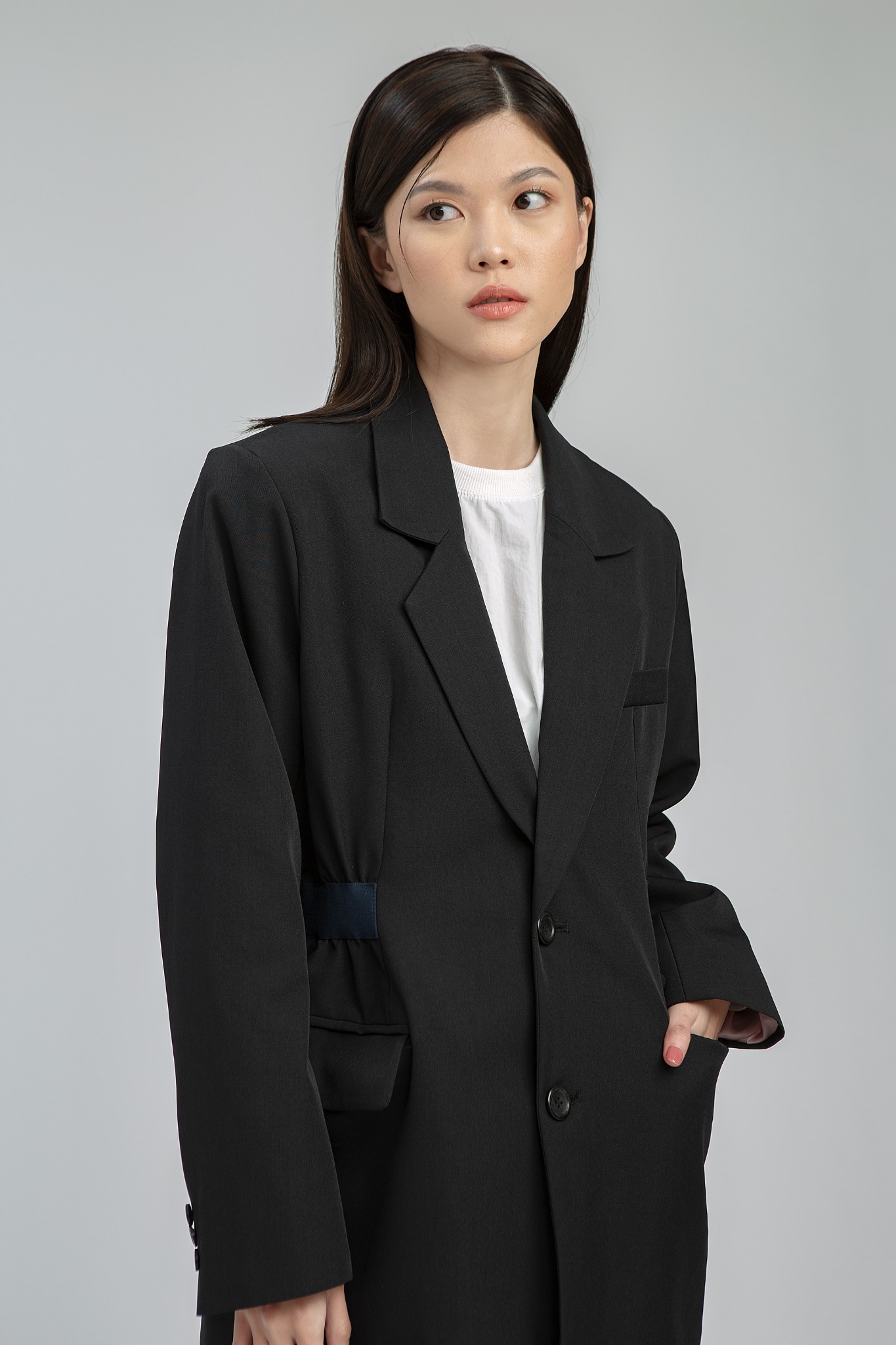 LUPIN BLACK BLAZER - NAGITA SLAVINA - IKYK