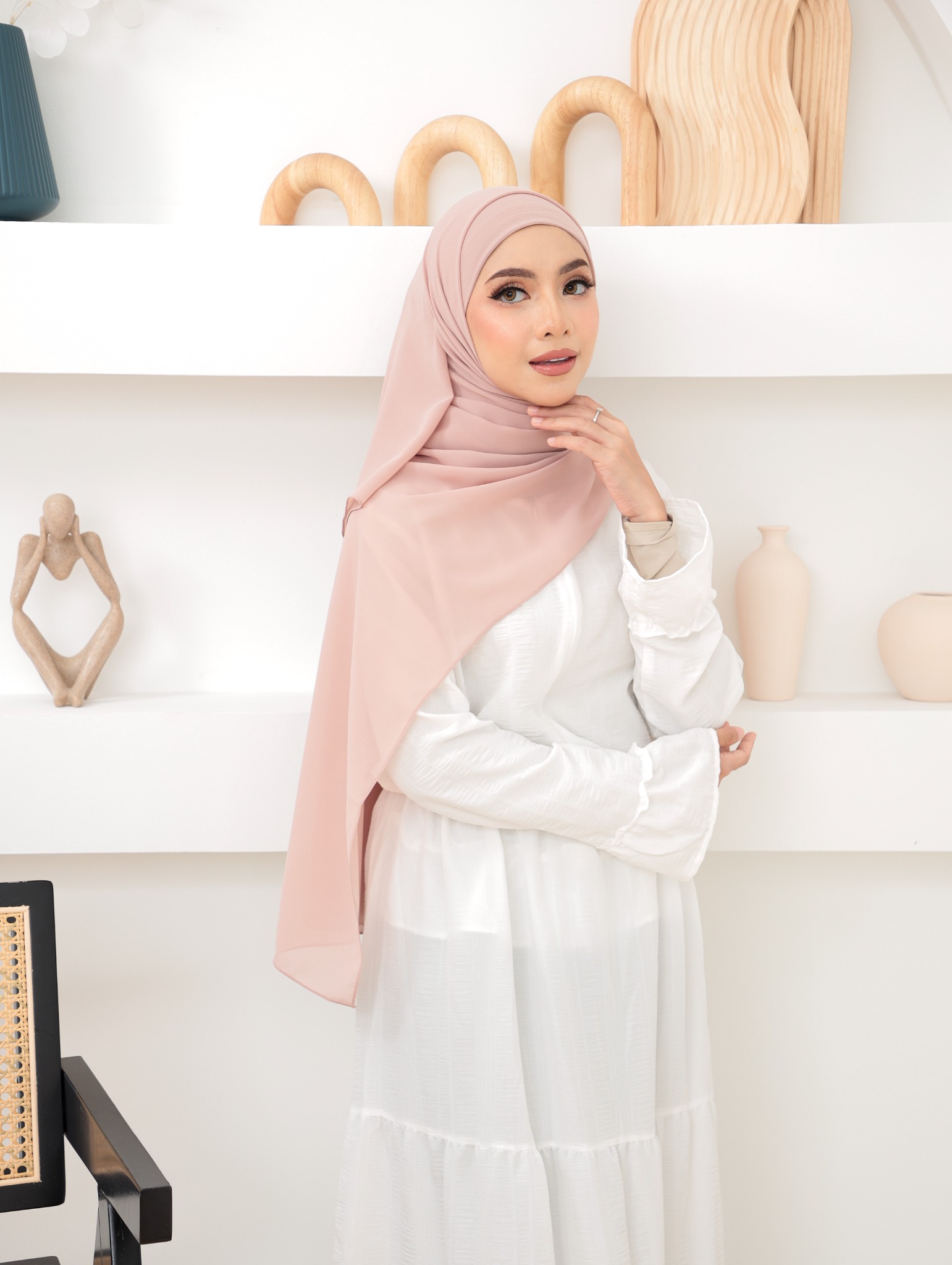 SARAH OTG SHAWL 2.0 - GHANIEA