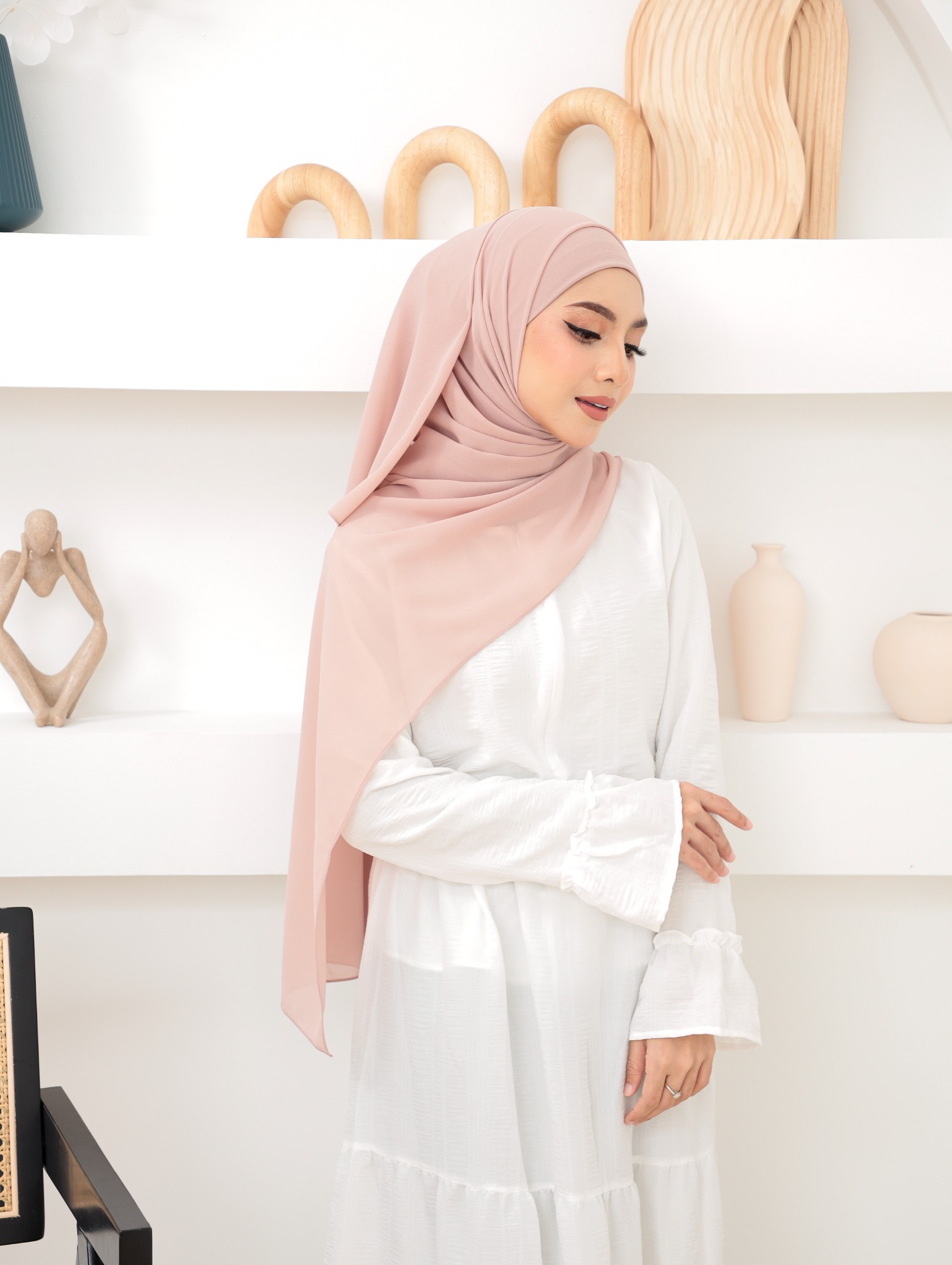 SARAH OTG SHAWL 2.0 - GHANIEA